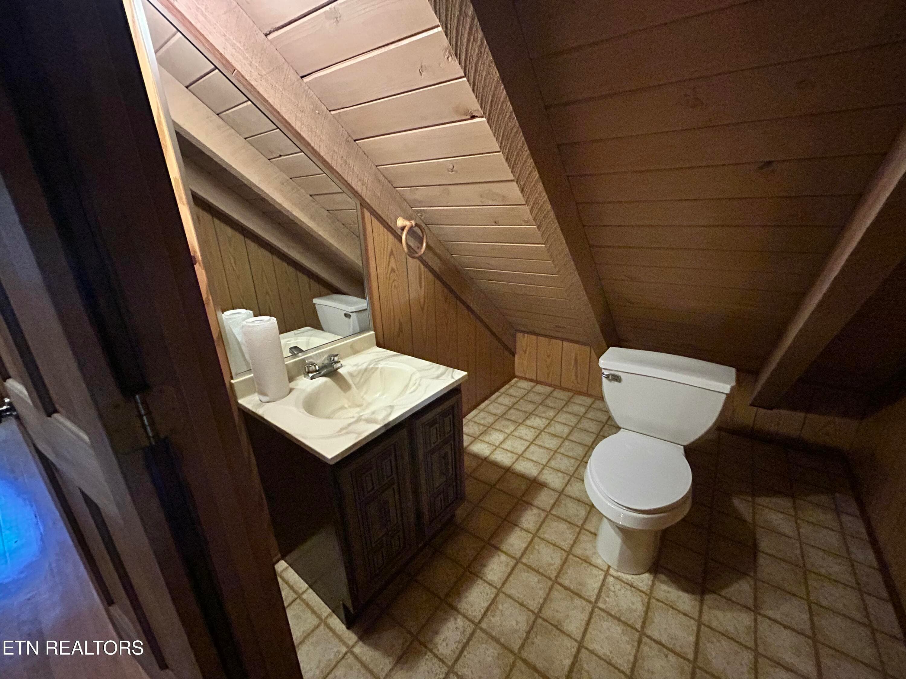 Upstairs bath - 466 Greene Lane, LaFollette, TN 37766