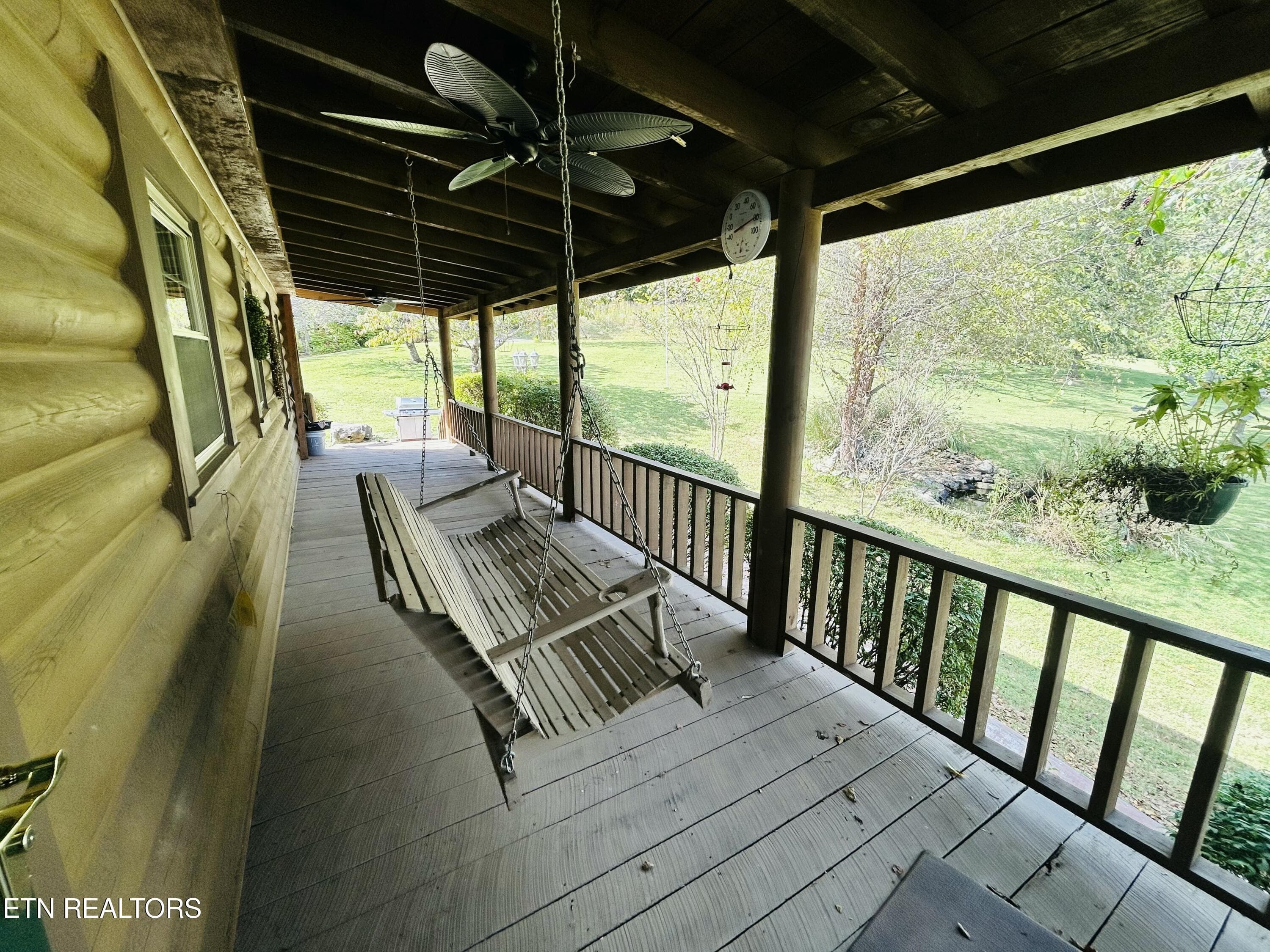 Relaxing porch swing - 466 Greene Lane, LaFollette, TN 37766