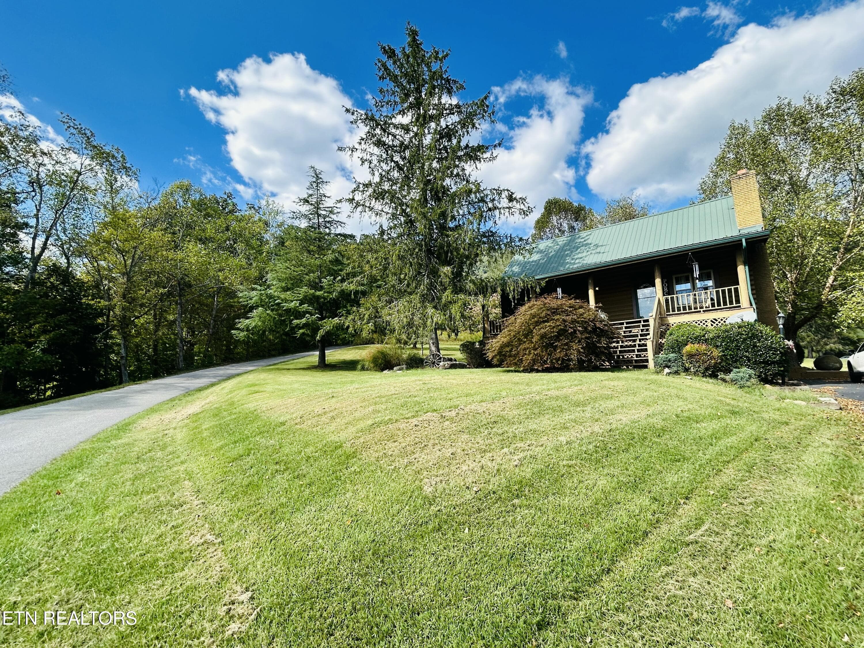 Front yard - 466 Greene Lane, LaFollette, TN 37766