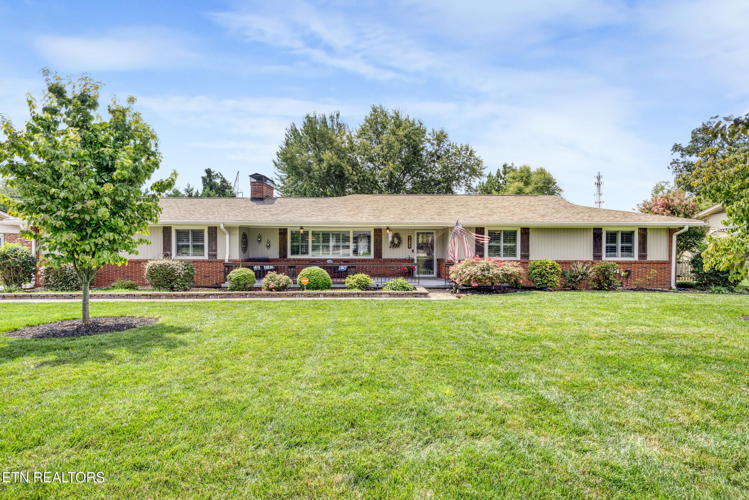 7404 Sheffield Drive, Knoxville, TN 37909