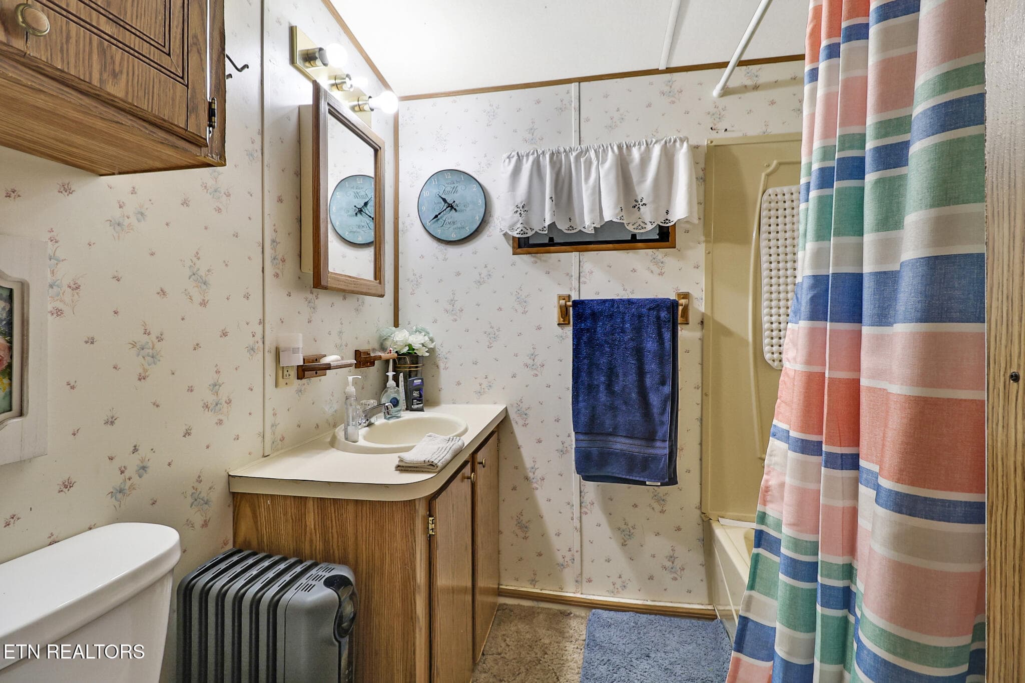 Full Bath - 60 Apache Tr, Crossville, TN 38572, Crossville