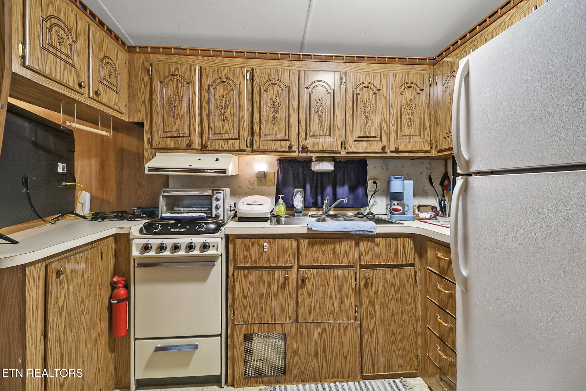 Large Kitchen - 60 Apache Tr, Crossville, TN 38572, Crossville