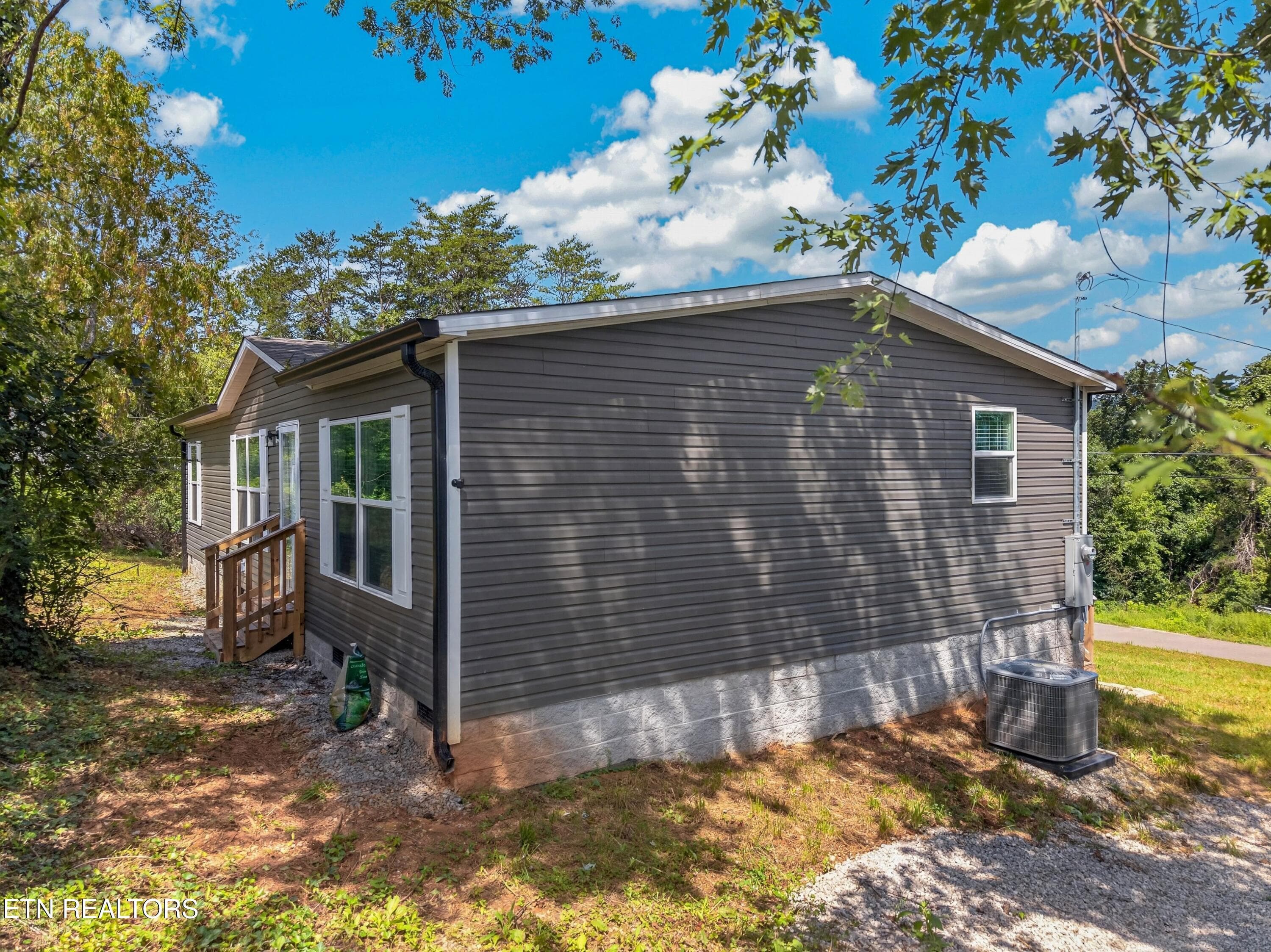 003-135GambleLane-LaFollette-TN-37766-SM - 135 Gamble Lane, LaFollette, TN 37766