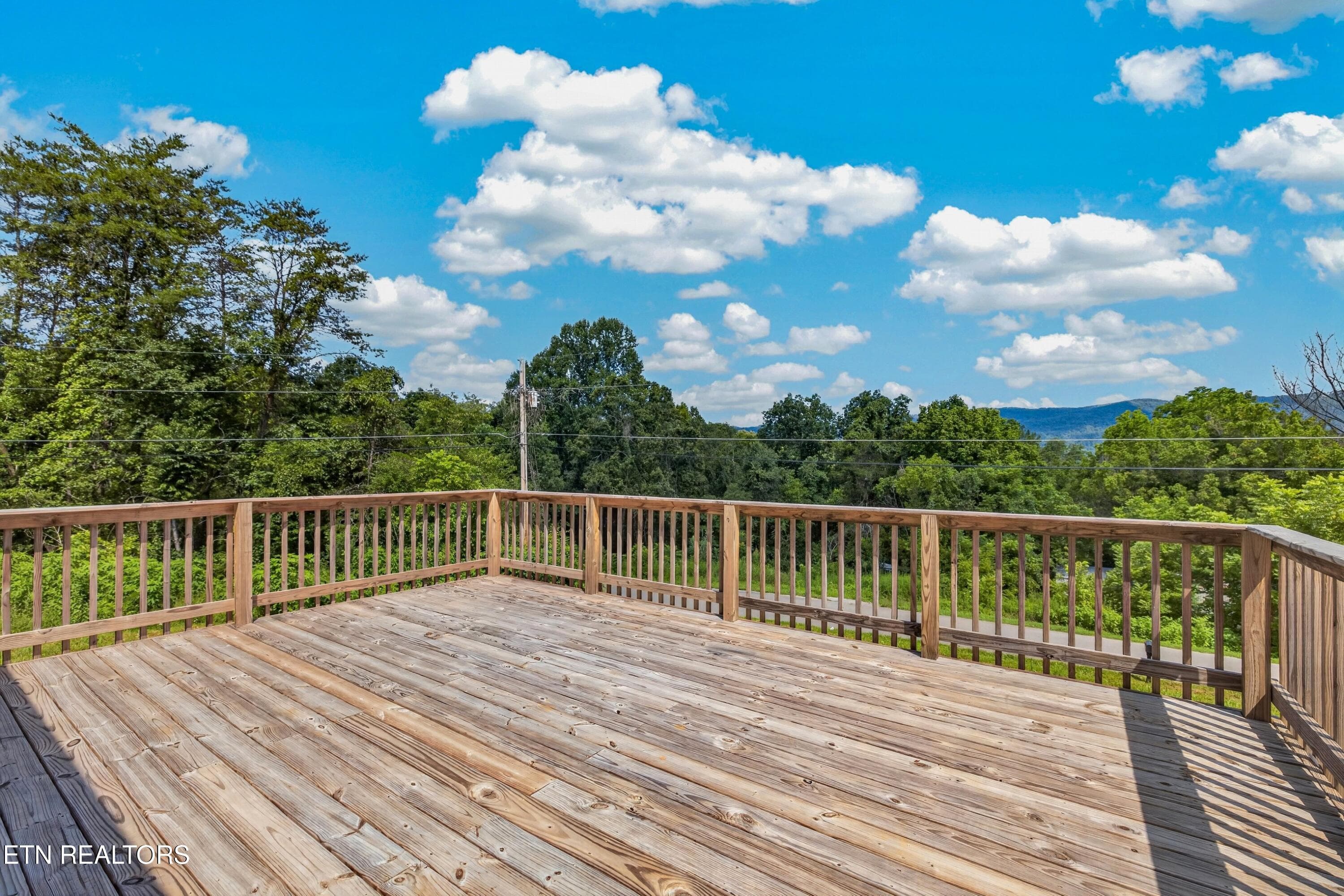 022-135GambleLane-LaFollette-TN-37766-SM - 135 Gamble Lane, LaFollette, TN 37766