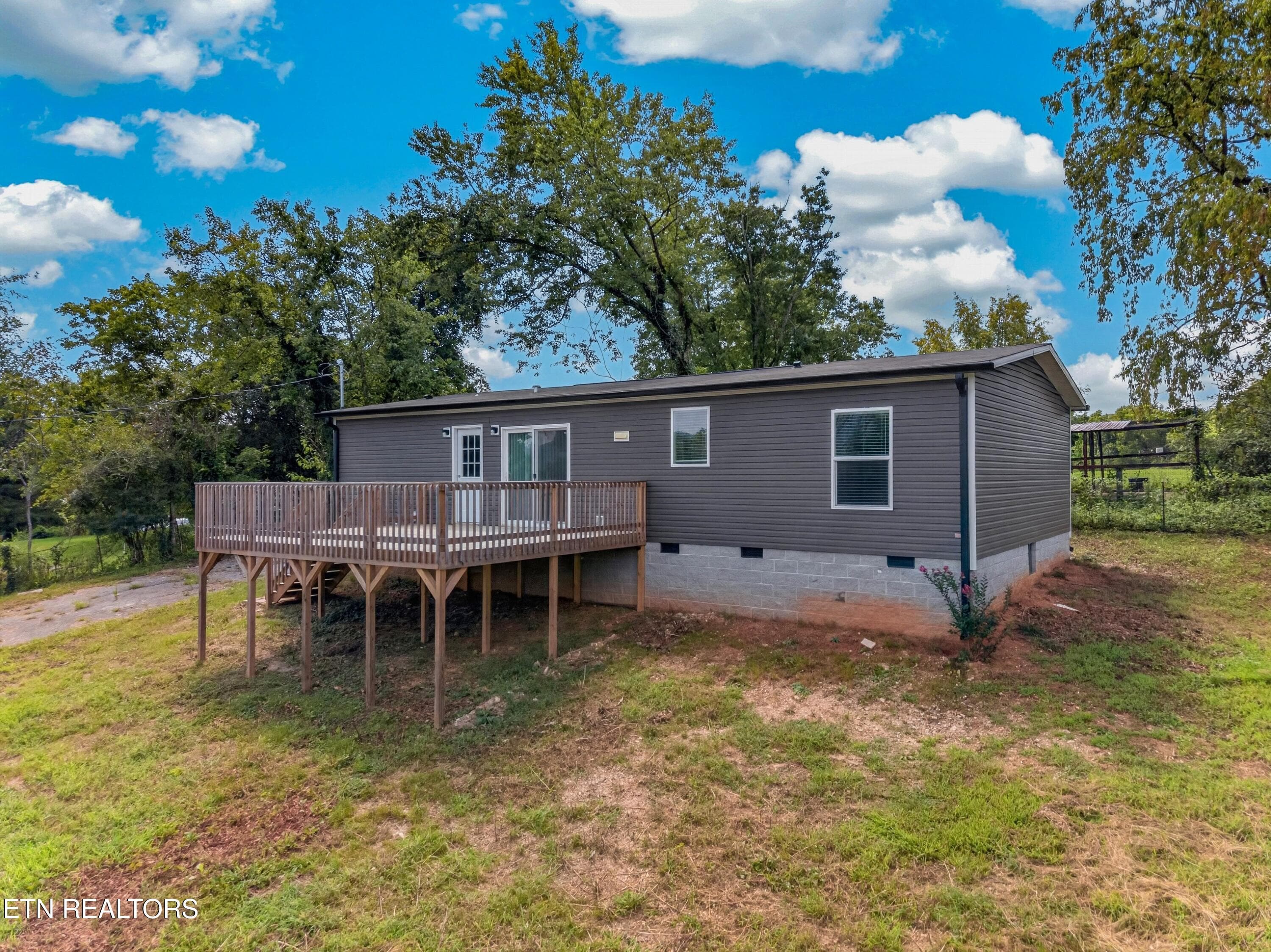 026-135GambleLane-LaFollette-TN-37766-SM - 135 Gamble Lane, LaFollette, TN 37766