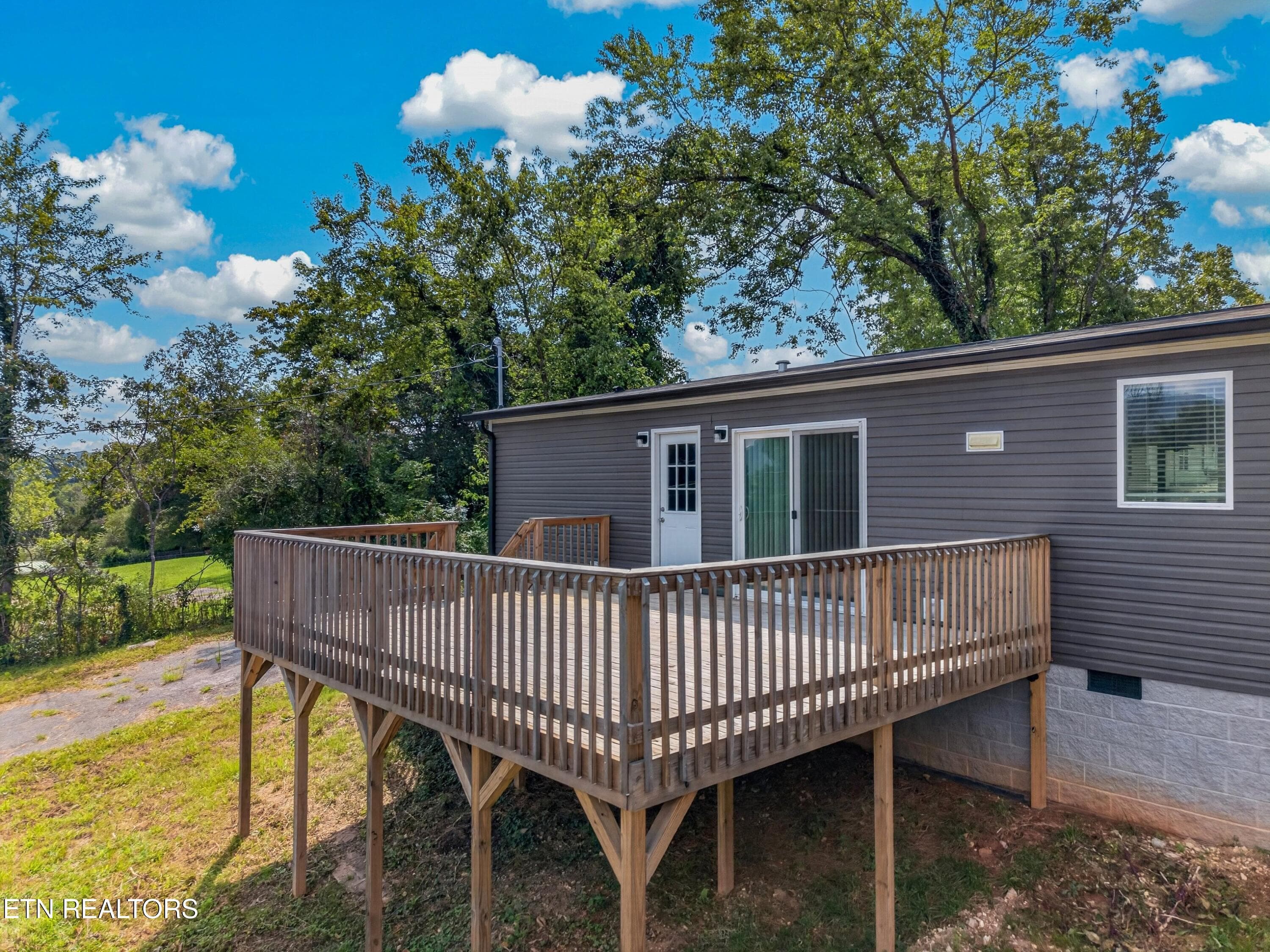 027-135GambleLane-LaFollette-TN-37766-SM - 135 Gamble Lane, LaFollette, TN 37766