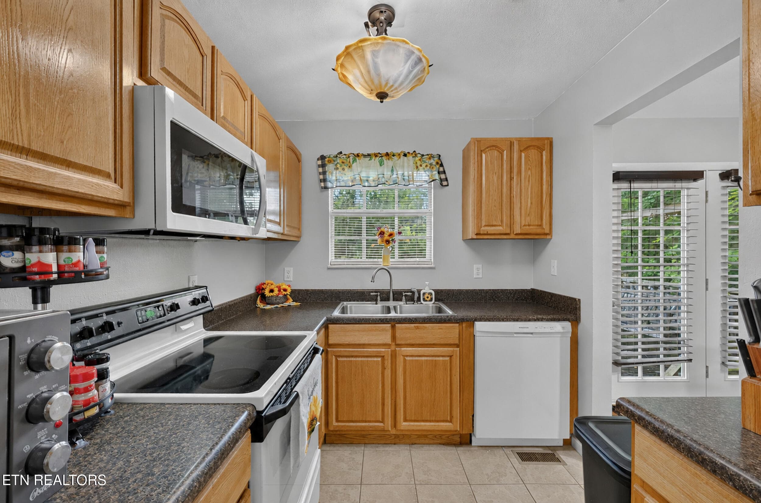 IMG_1009 - 2220 Highland Rd, Maryville, TN 37801