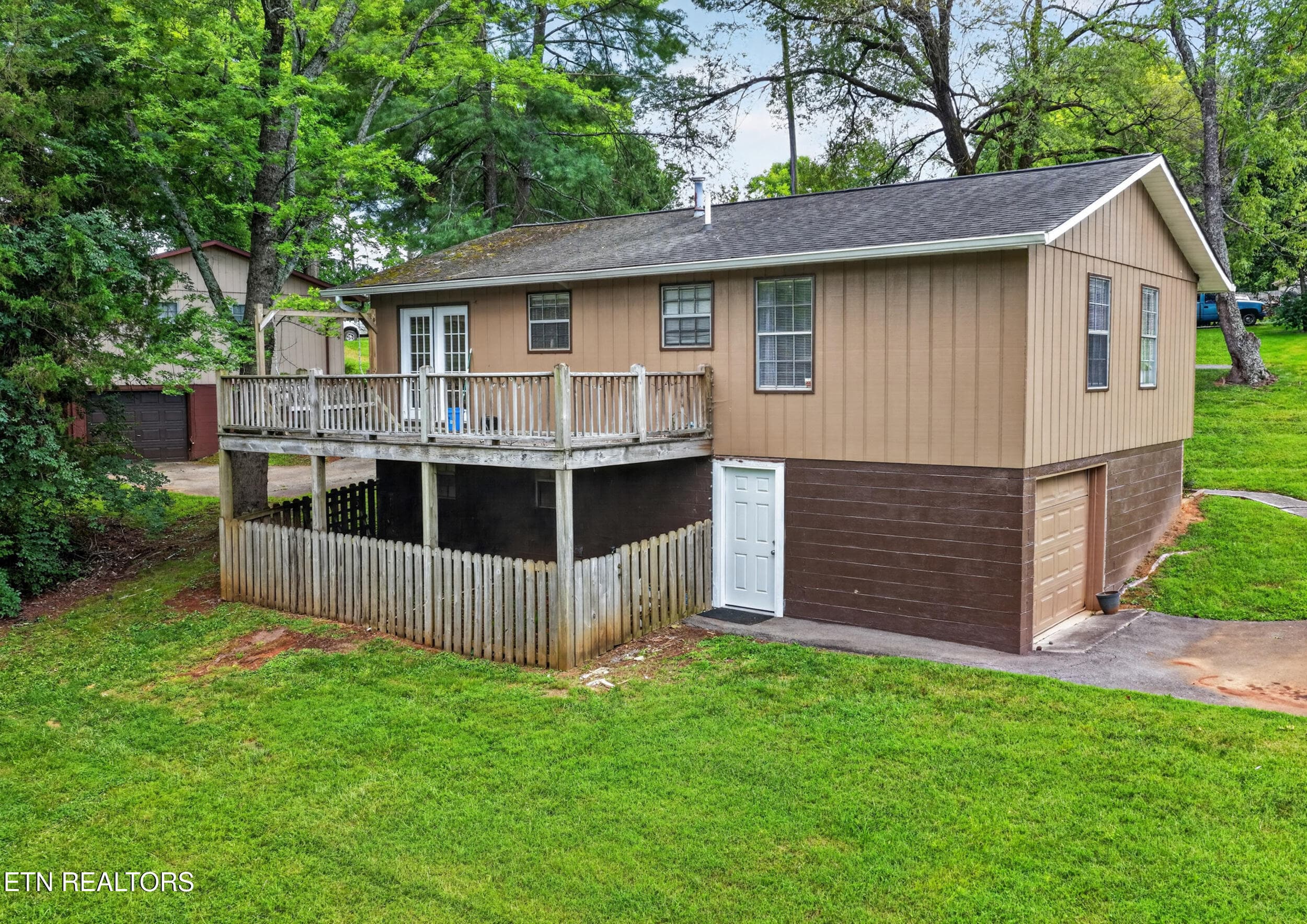 IMG_1032 - 2220 Highland Rd, Maryville, TN 37801