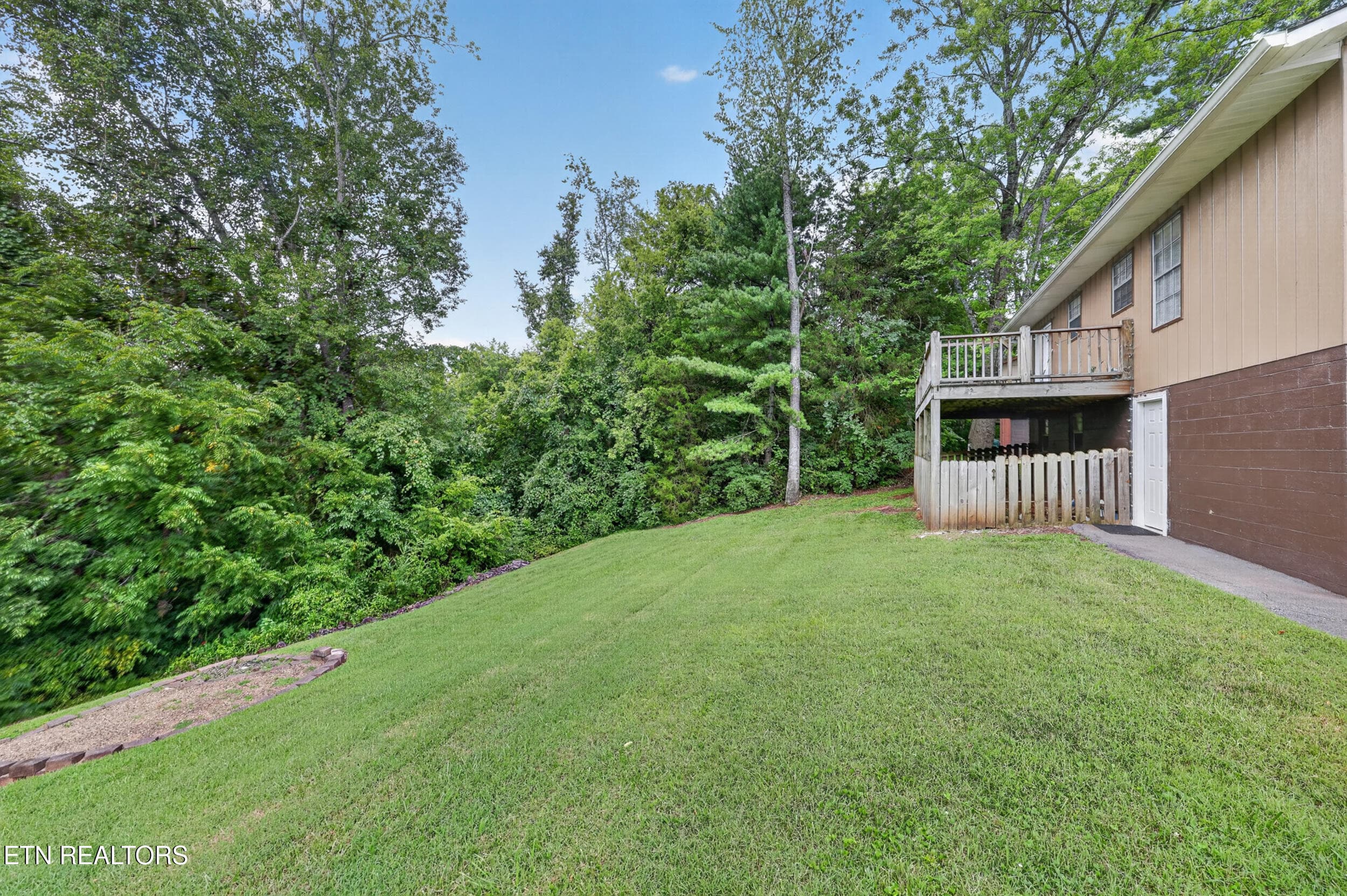 IMG_1034 - 2220 Highland Rd, Maryville, TN 37801