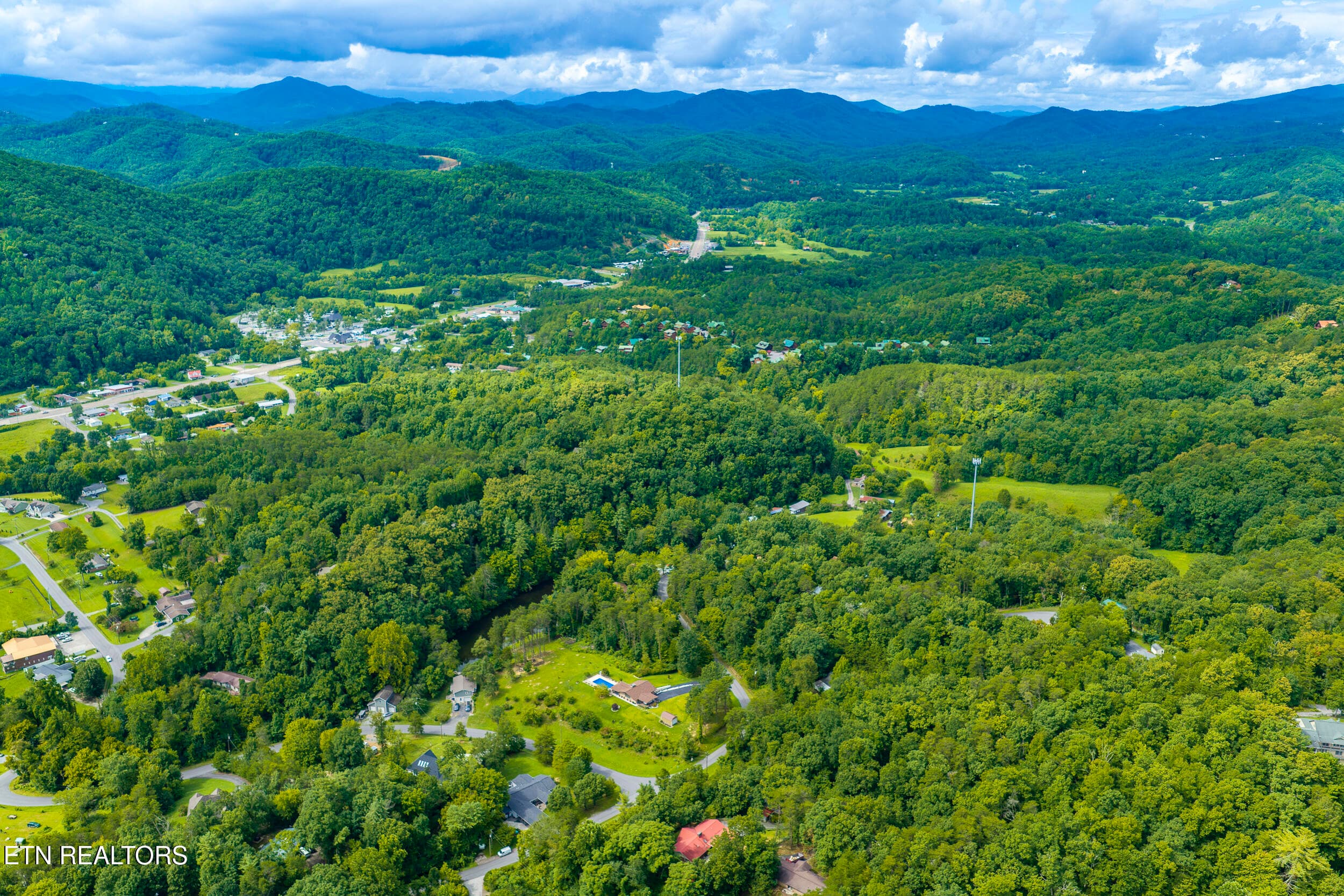 DJI_20260803111157_0718_D - 744 Lee Circle, Sevierville, TN 37862