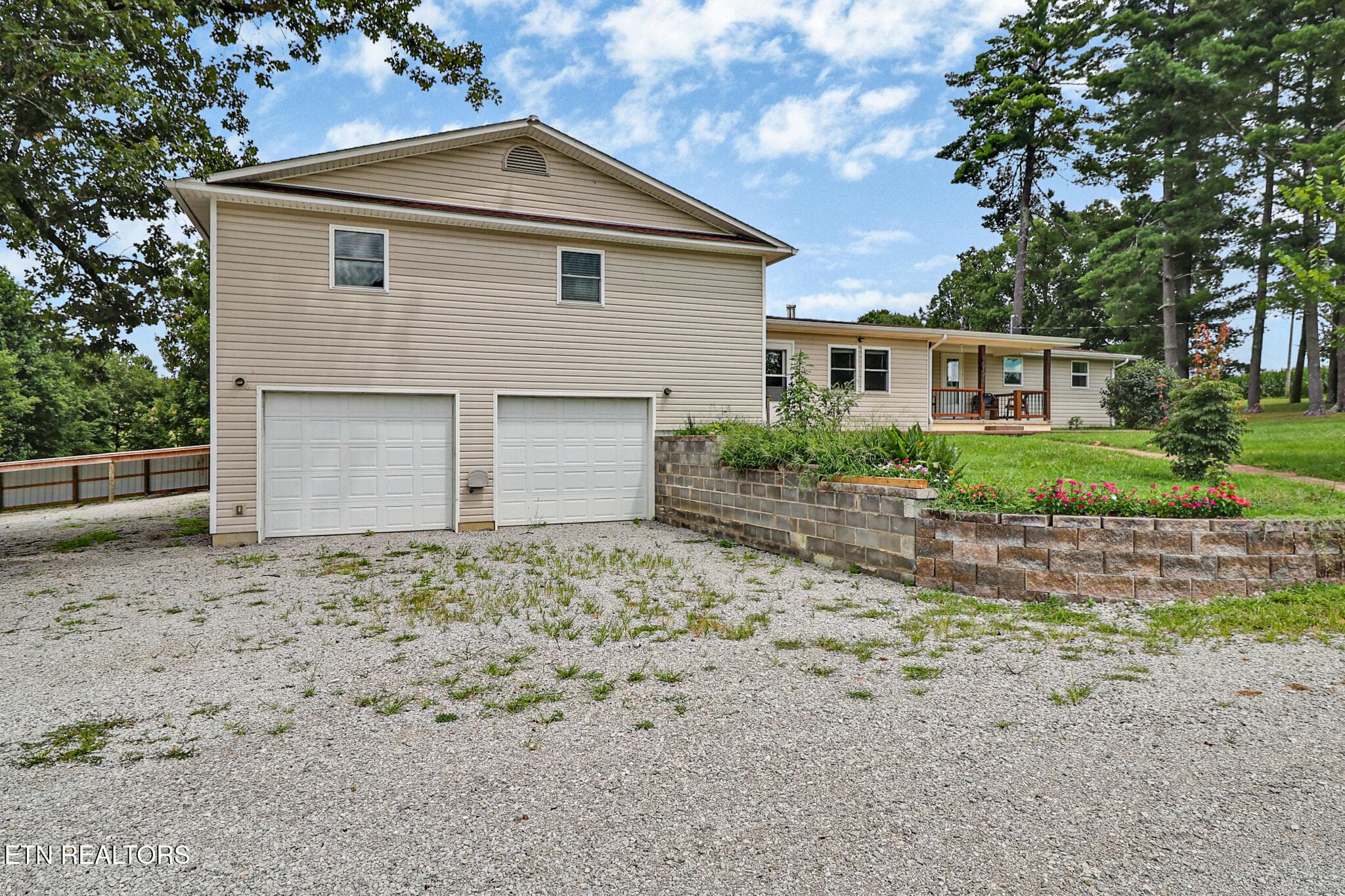 n44a9227-n44a9231 - 1951 Hall Rd, Clarkrange, TN 38553