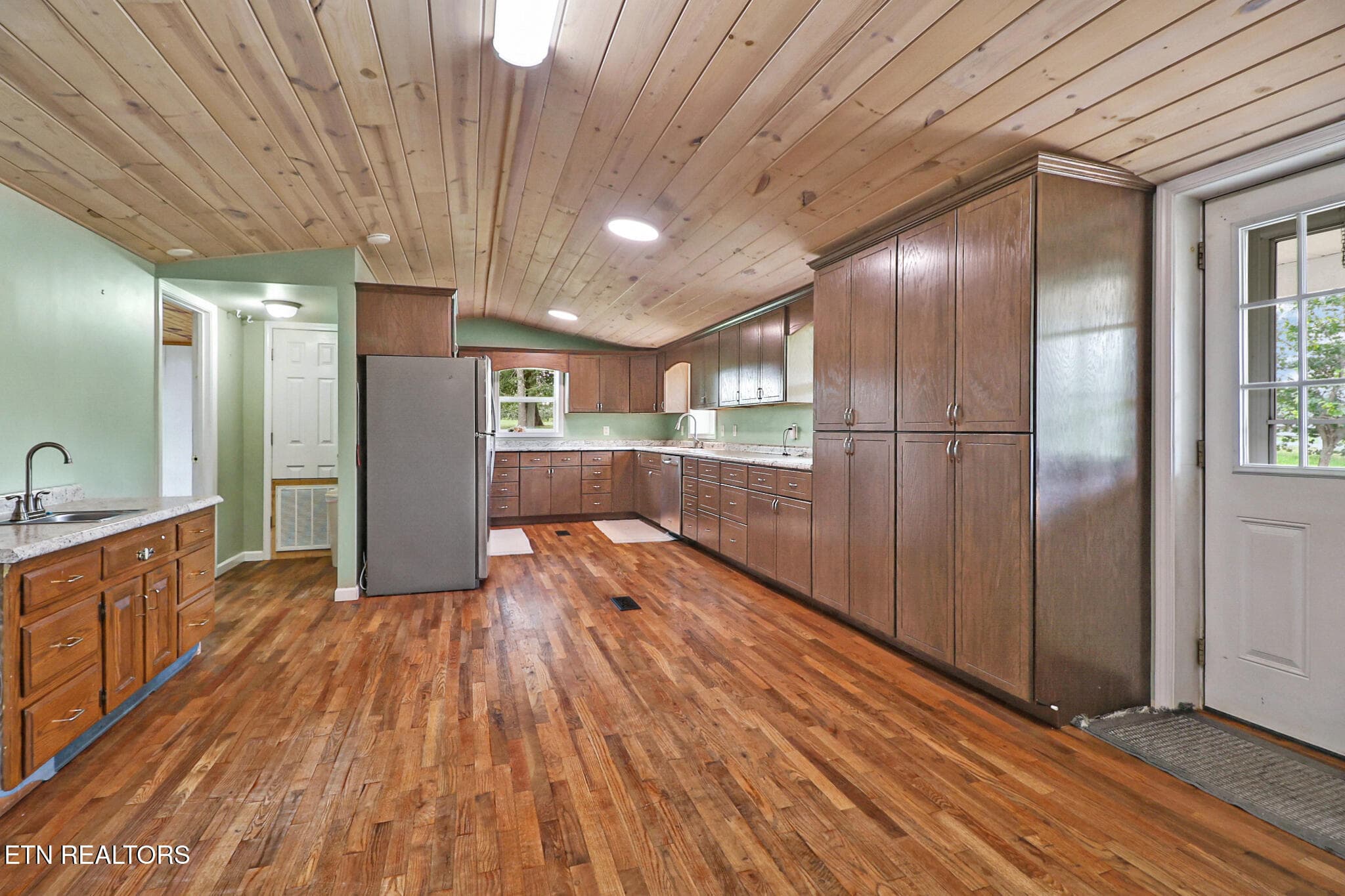 n44a9317-n44a9321 - 1951 Hall Rd, Clarkrange, TN 38553