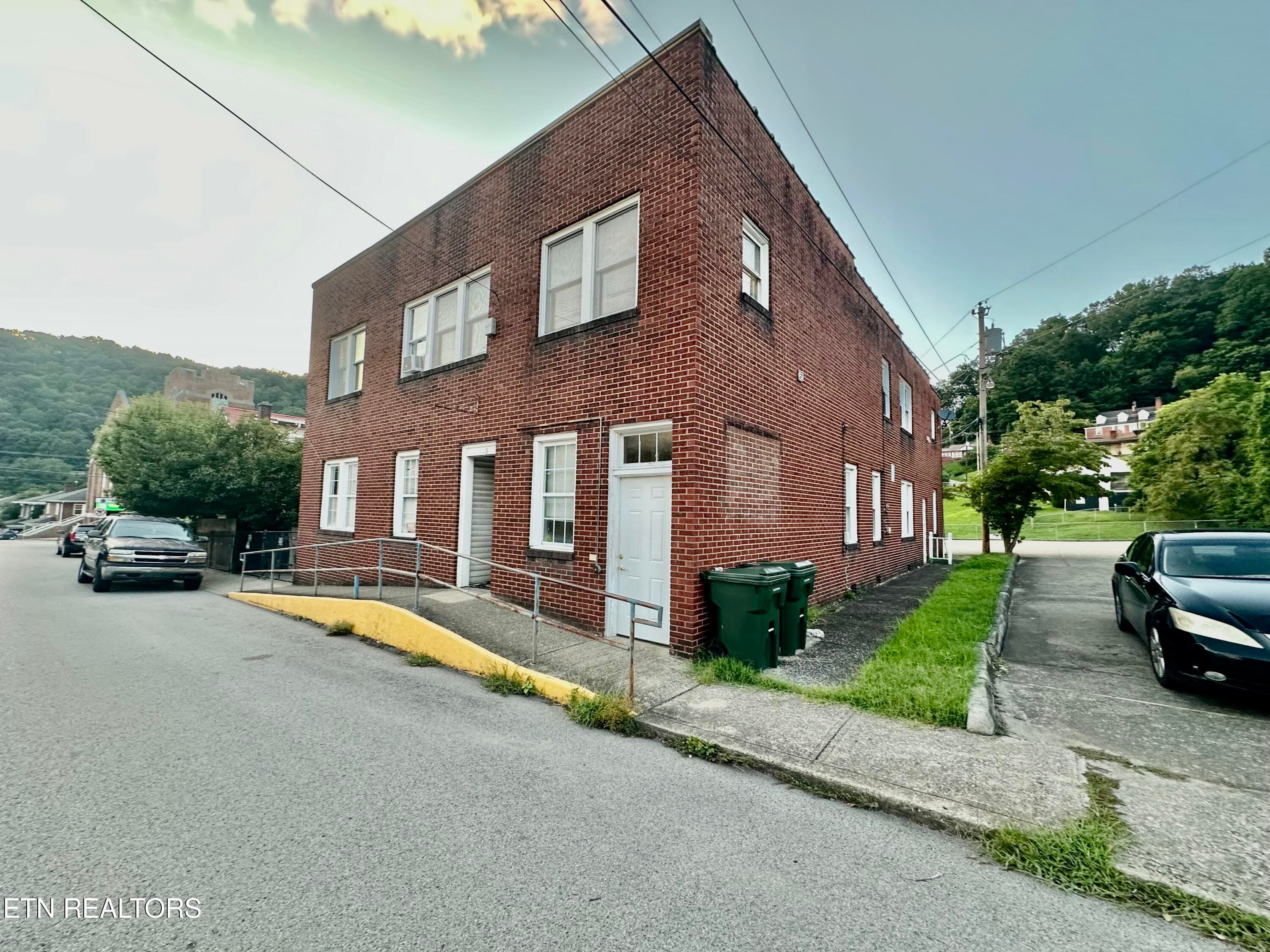 IMG_5646 - 107 E Mound St, Harlan, KY 40831