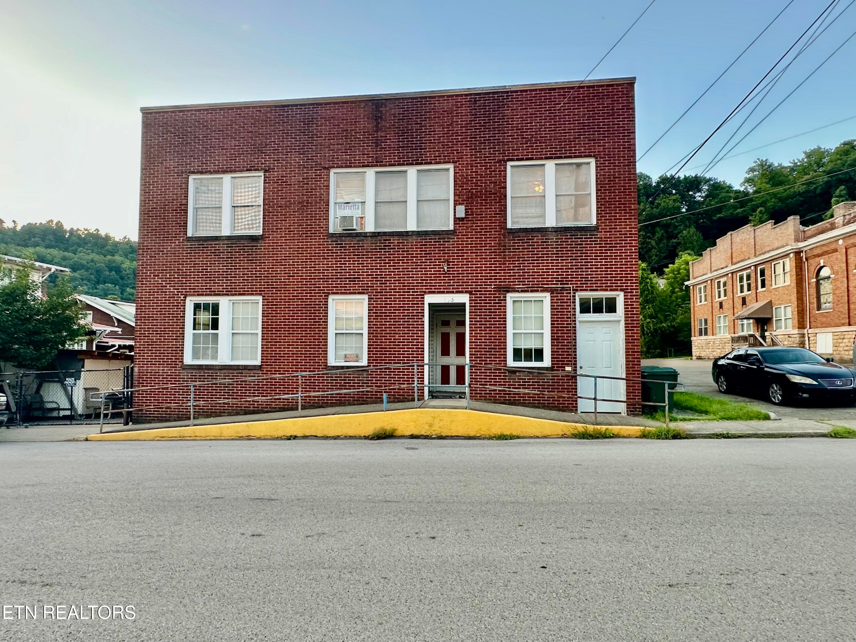 IMG_5649 - 107 E Mound St, Harlan, KY 40831