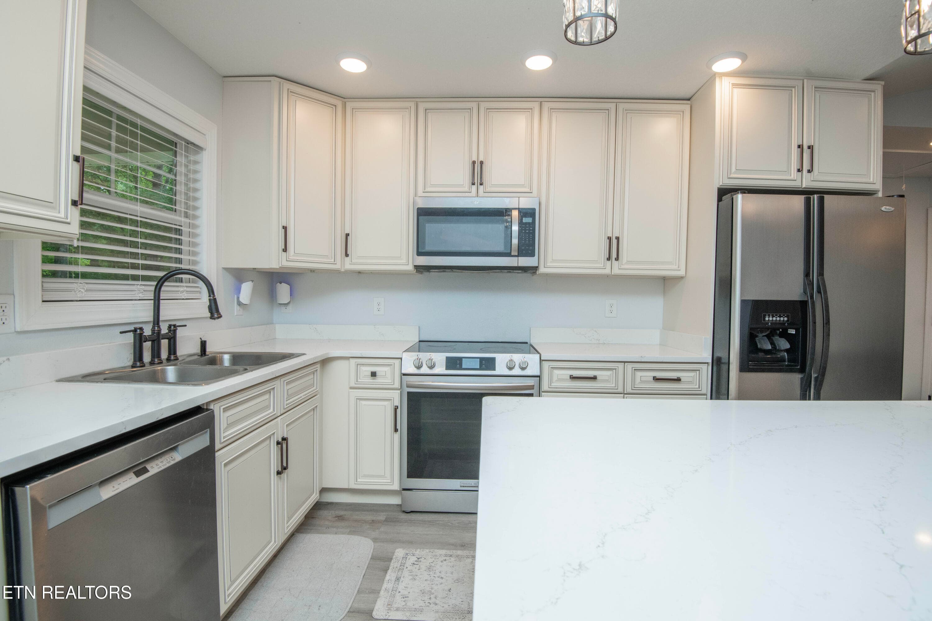 kitchen 6 - 359 Youngs Ford Rd, Jamestown, TN 38556