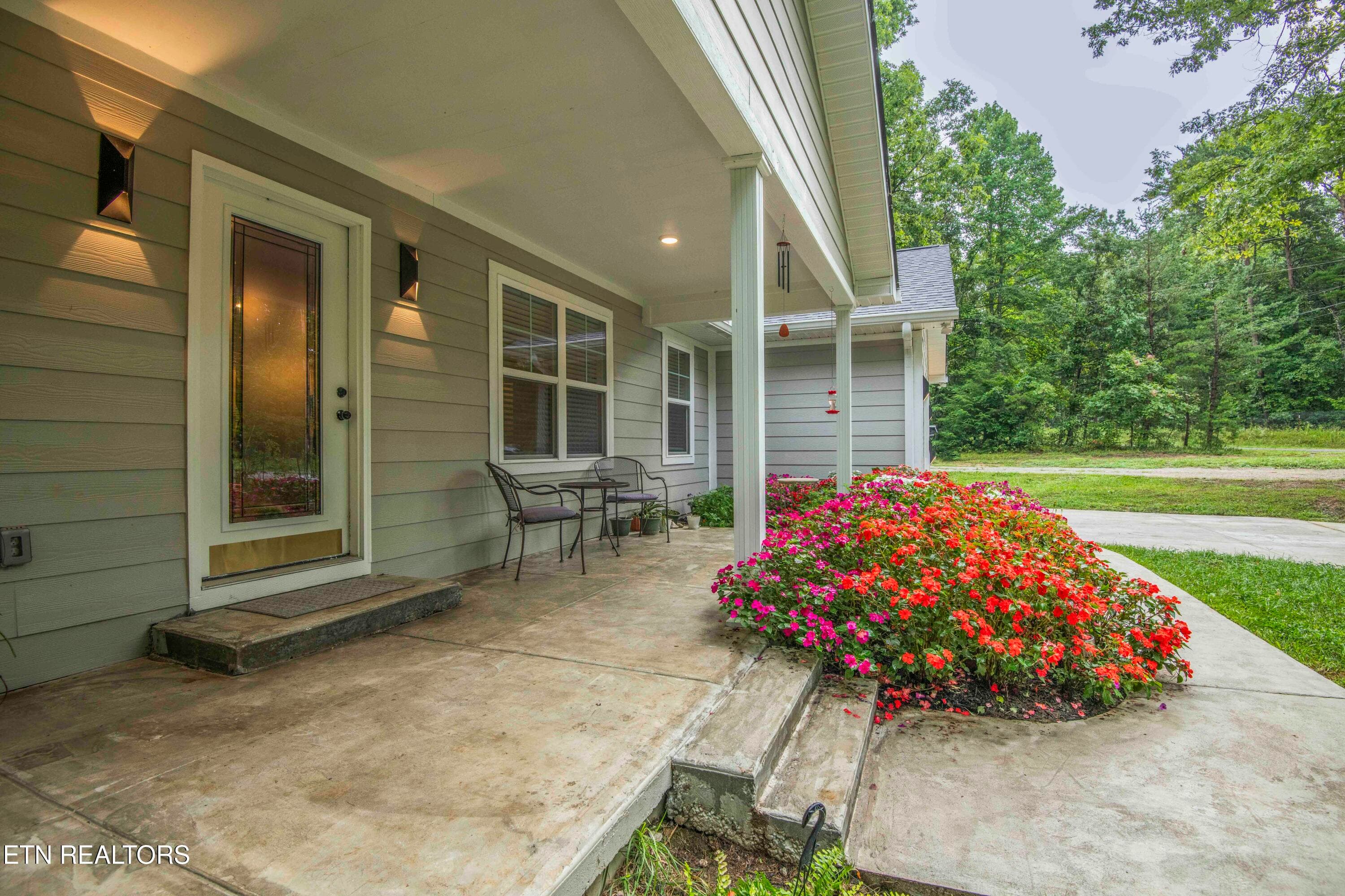 porch_1 - 359 Youngs Ford Rd, Jamestown, TN 38556