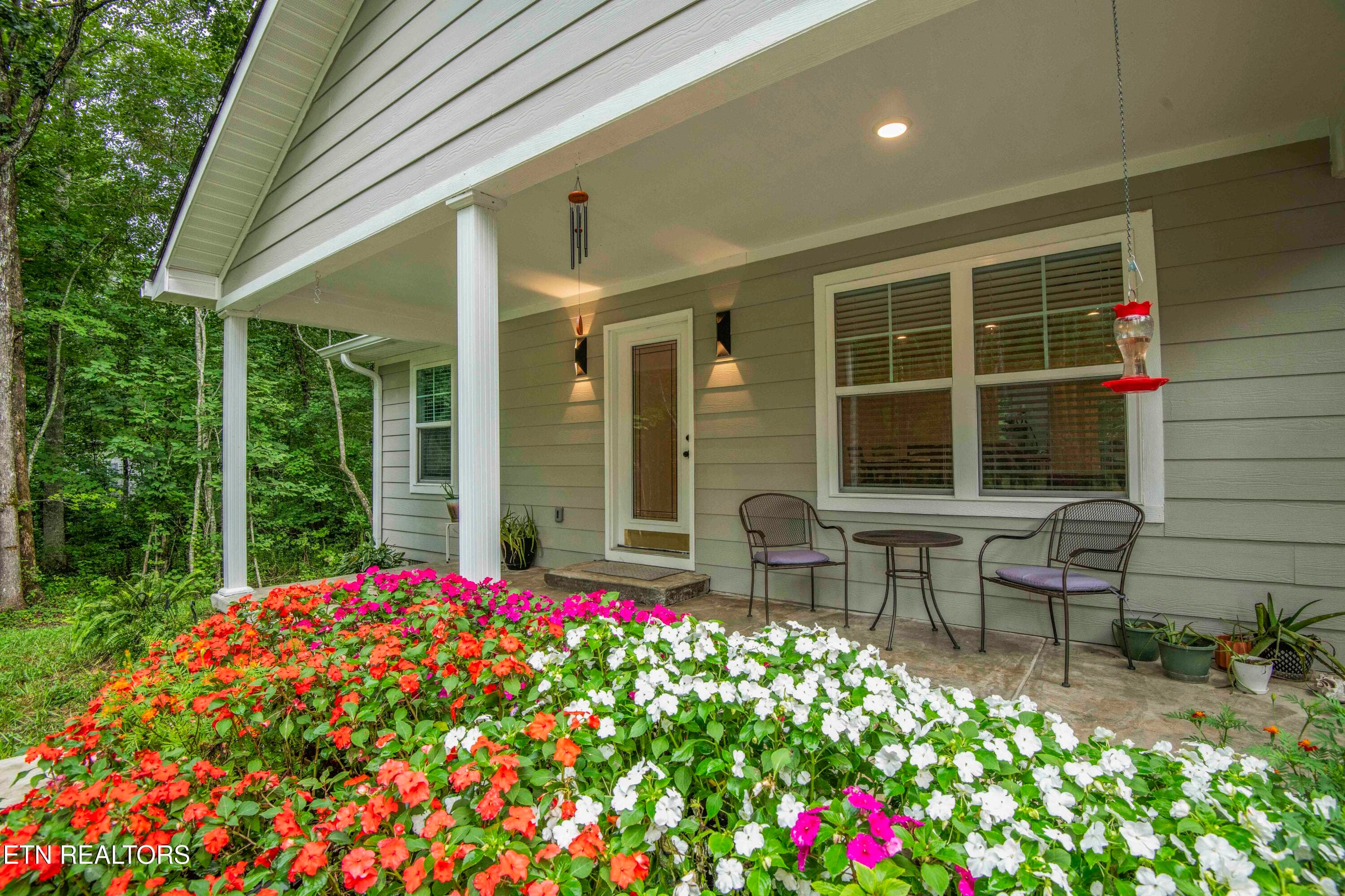 porch q1_1 - 359 Youngs Ford Rd, Jamestown, TN 38556