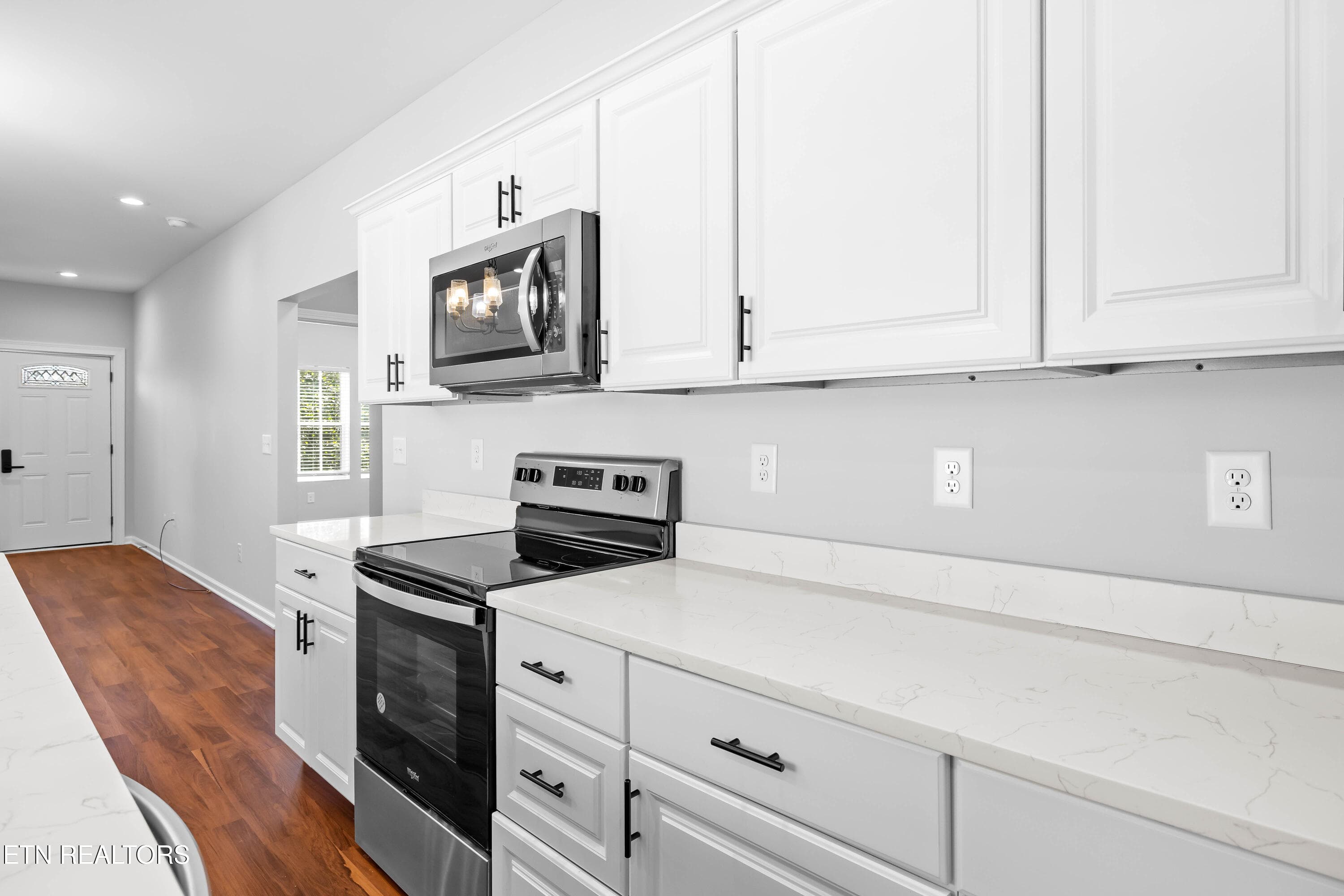 619MidlakeDrNE-12 - 619 NE Midlake Drive, Knoxville, TN 37918, Knoxville