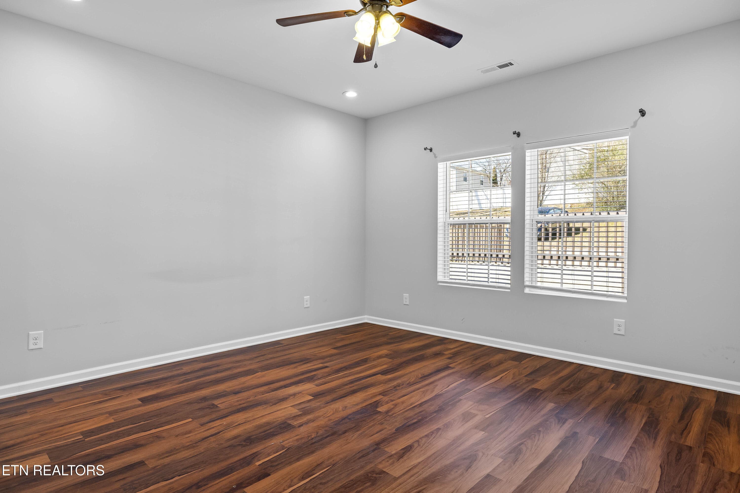 619MidlakeDrNE-15 - 619 NE Midlake Drive, Knoxville, TN 37918, Knoxville