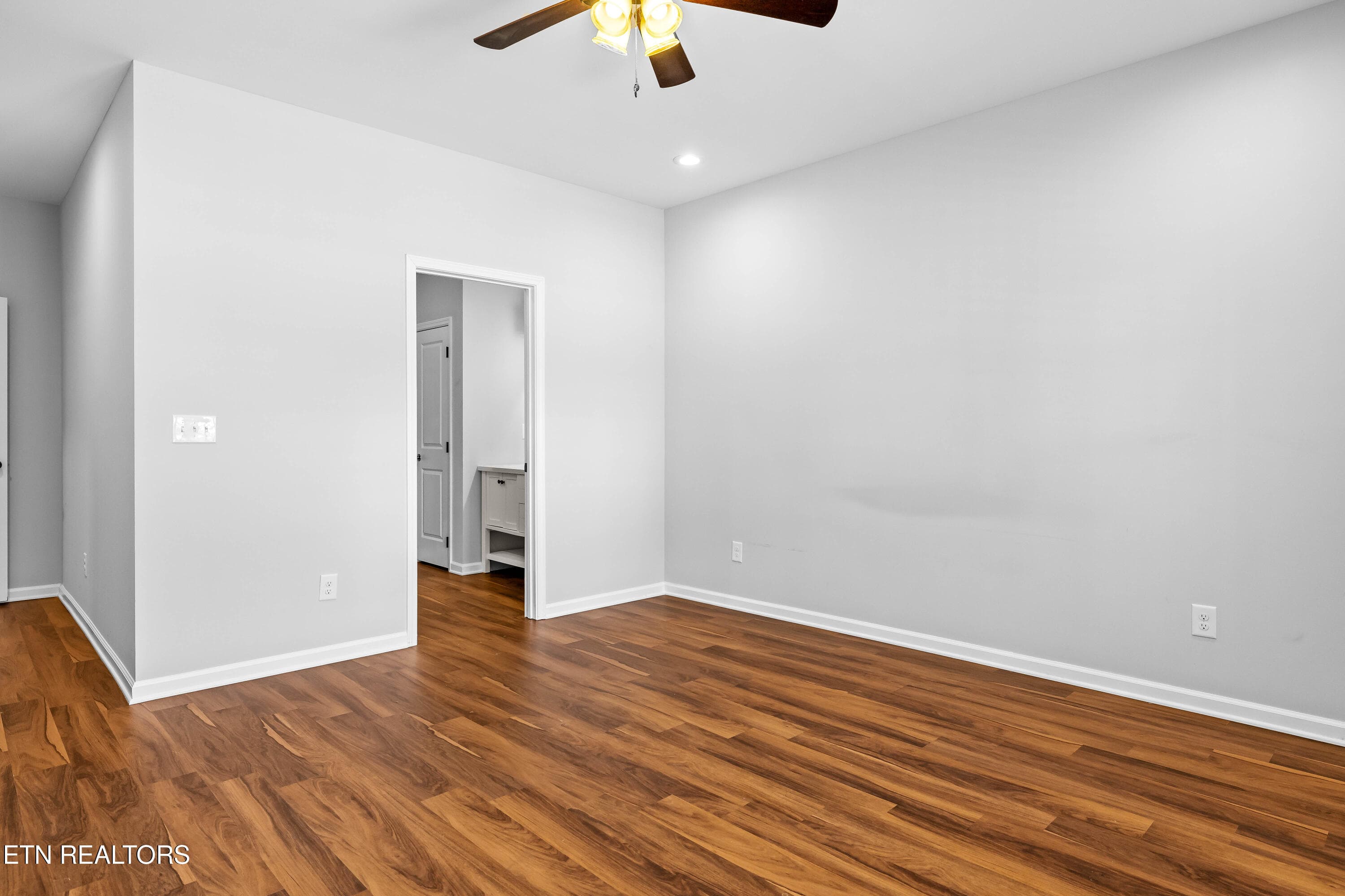 619MidlakeDrNE-16 - 619 NE Midlake Drive, Knoxville, TN 37918, Knoxville
