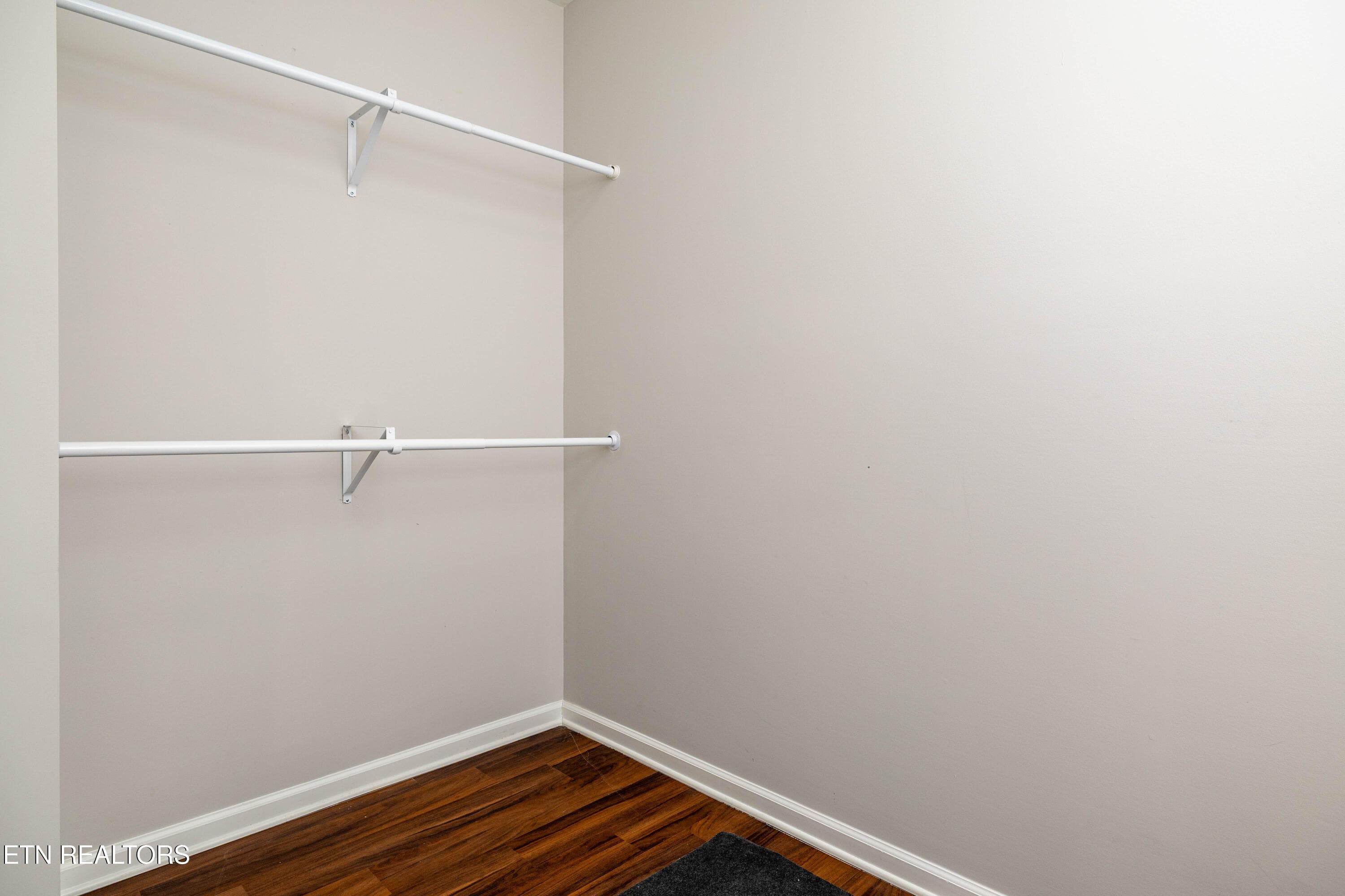 619MidlakeDrNE-19 - 619 NE Midlake Drive, Knoxville, TN 37918, Knoxville