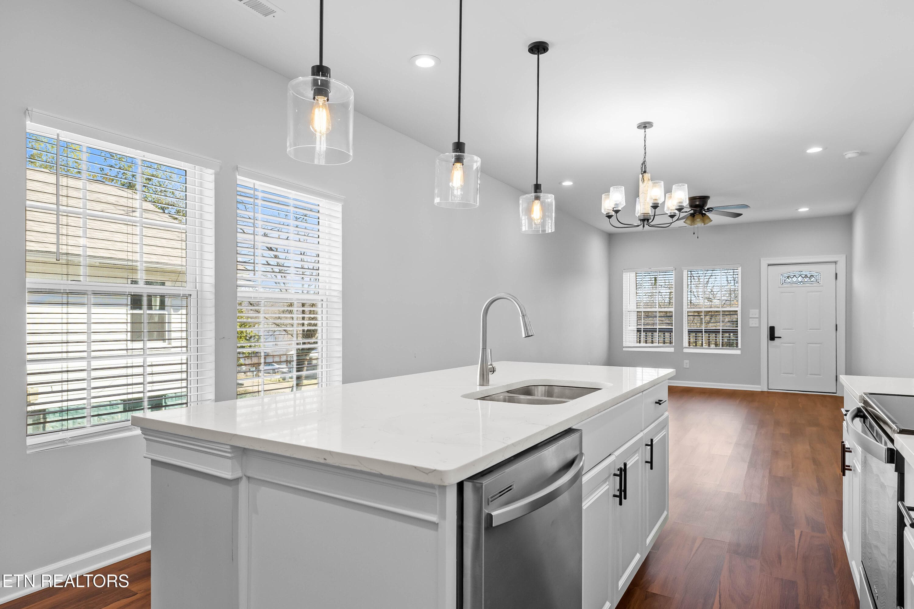 619MidlakeDrNE-22 - 619 NE Midlake Drive, Knoxville, TN 37918, Knoxville
