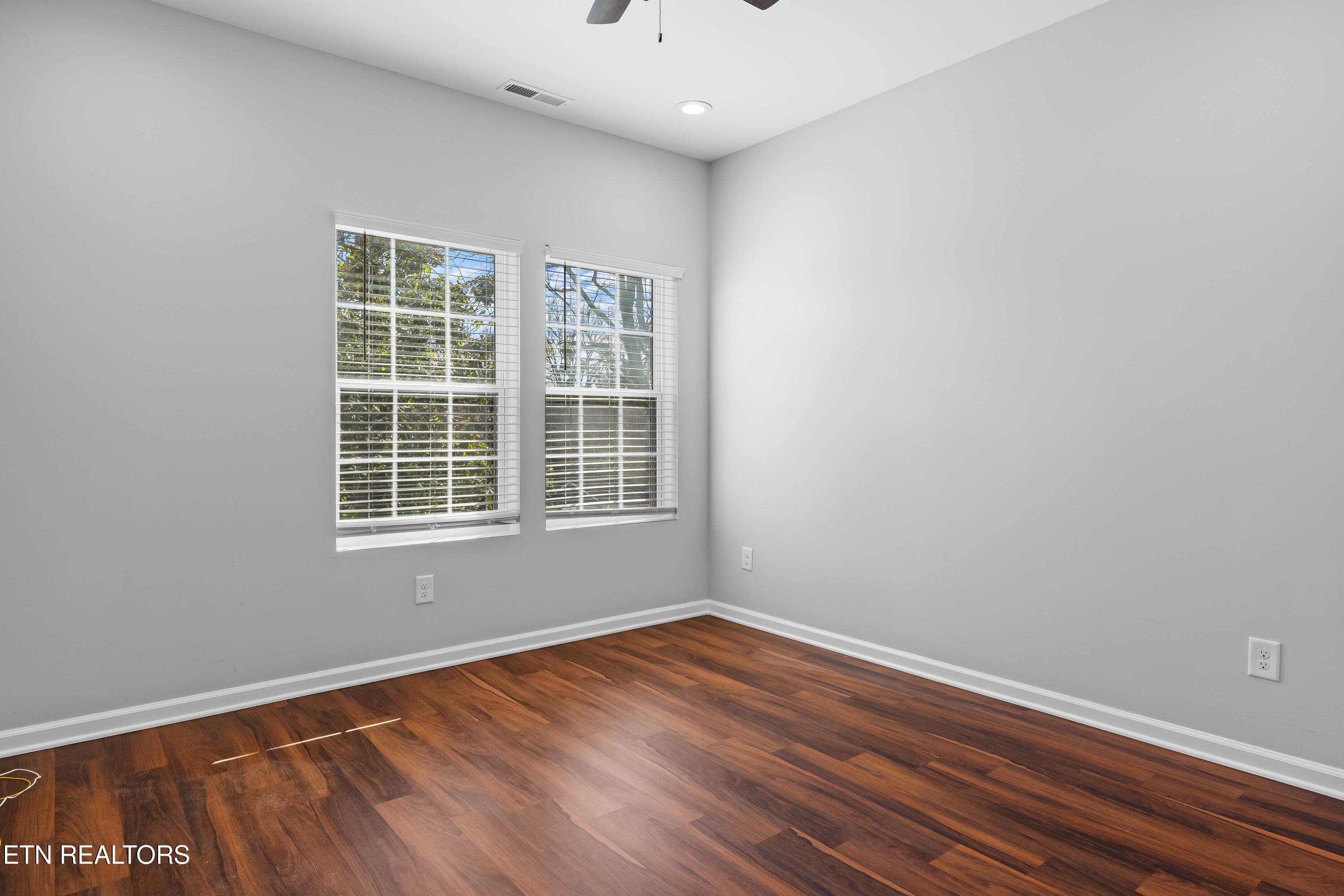 619MidlakeDrNE-27 - 619 NE Midlake Drive, Knoxville, TN 37918, Knoxville