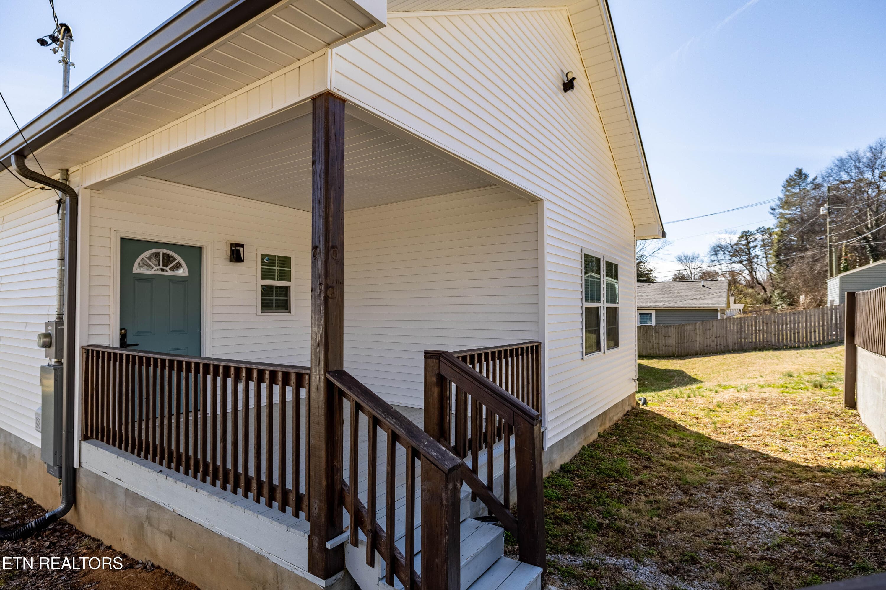 619MidlakeDrNE-36 - 619 NE Midlake Drive, Knoxville, TN 37918, Knoxville