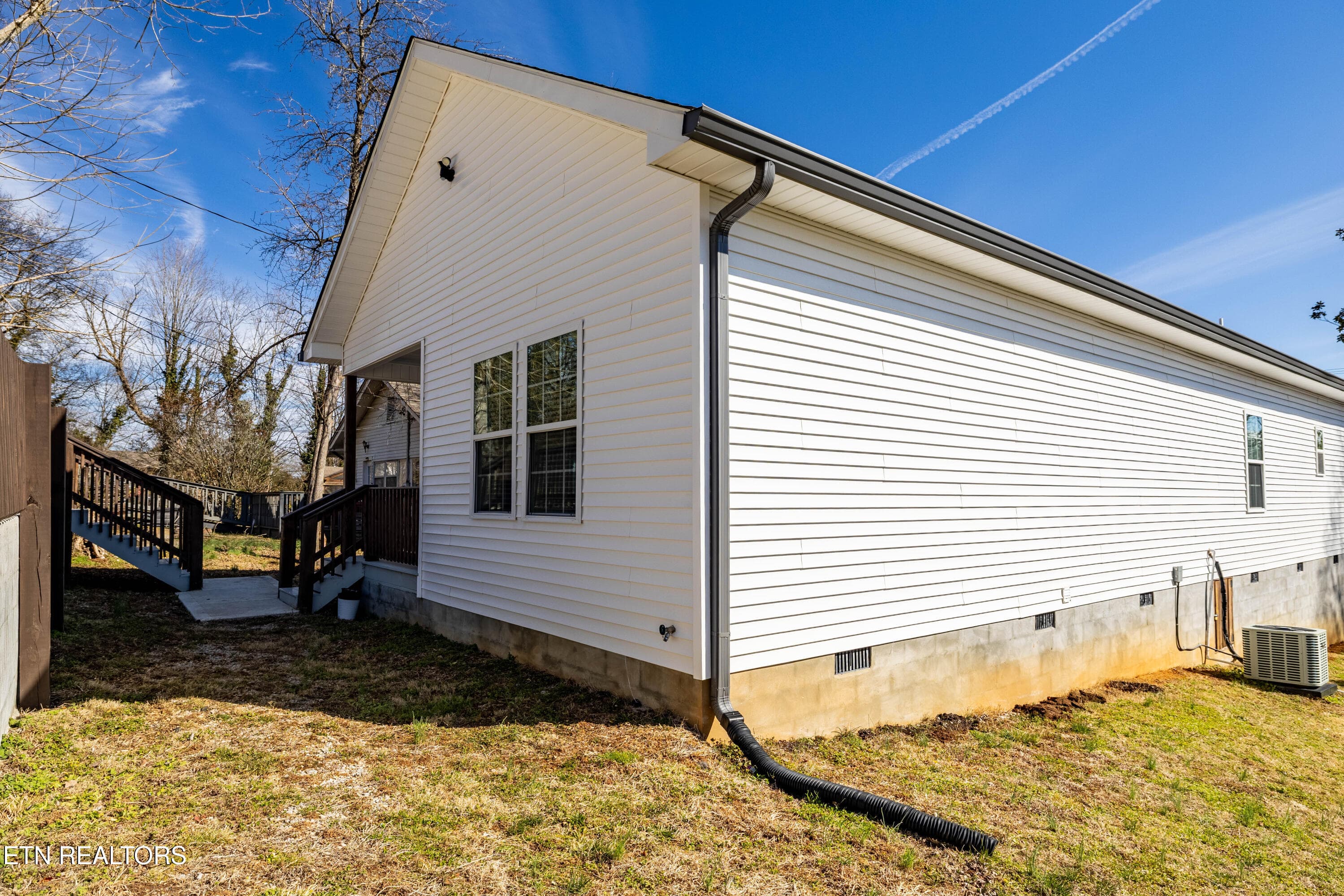 619MidlakeDrNE-39 - 619 NE Midlake Drive, Knoxville, TN 37918, Knoxville