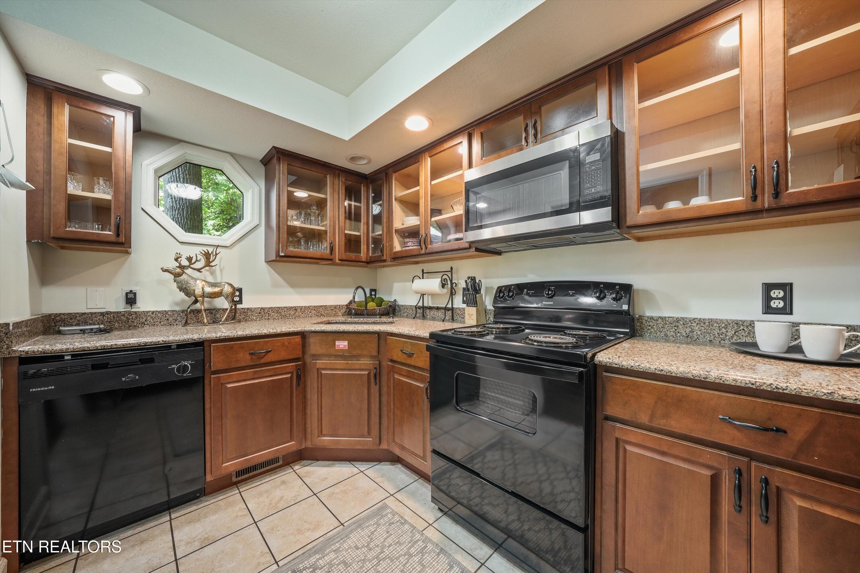 21-1110 Ski Mountain Rd41 - 1110 Ski Mtn Rd, Gatlinburg, TN 37738, Gatlinburg