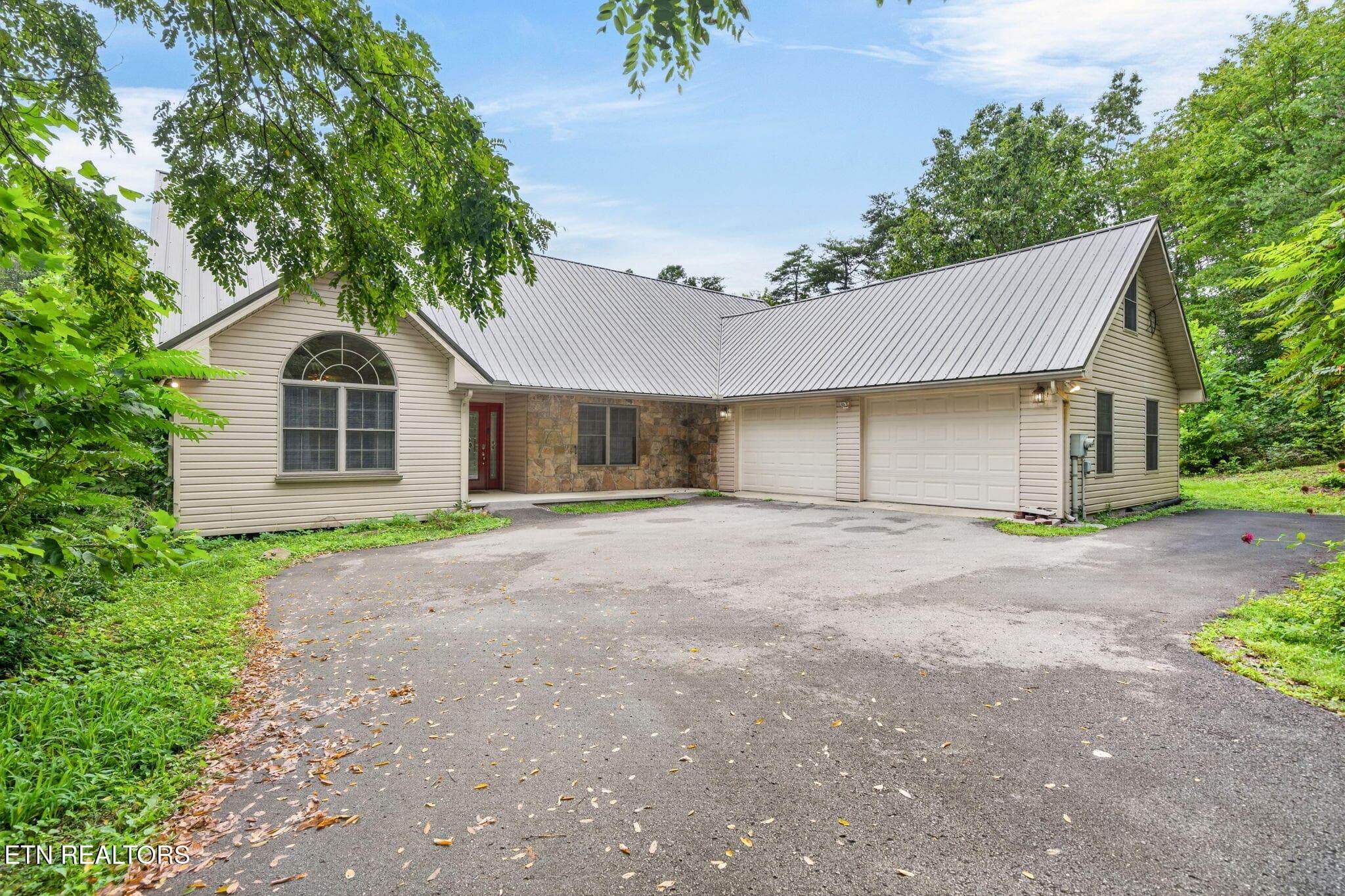 2-web-or-mls-50 Ross Pl_004_TNPC - 50 Ross Place, Monterey, TN 38574