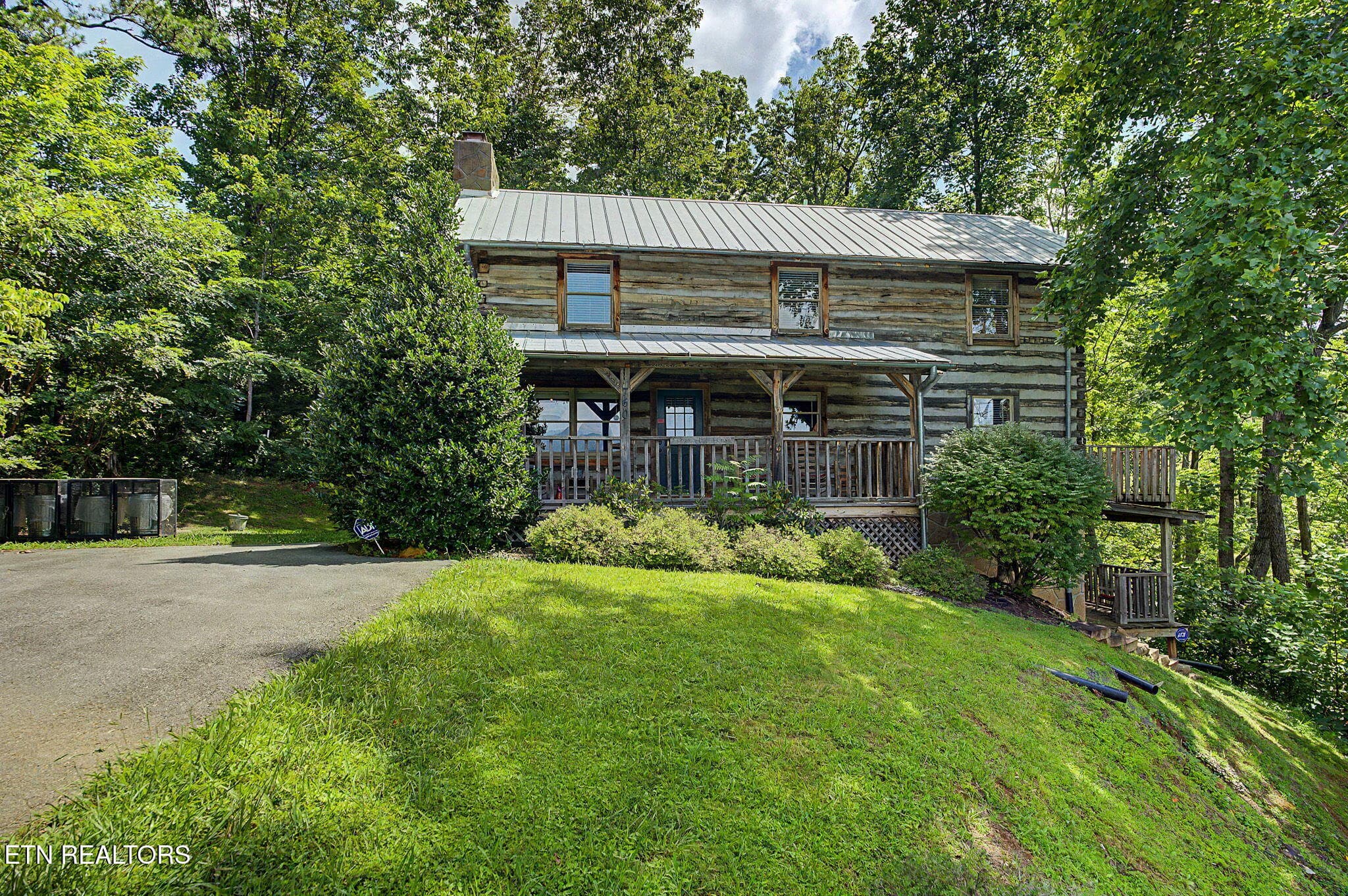 760 Fox Hollow Rd, Gatlinburg, TN 37738