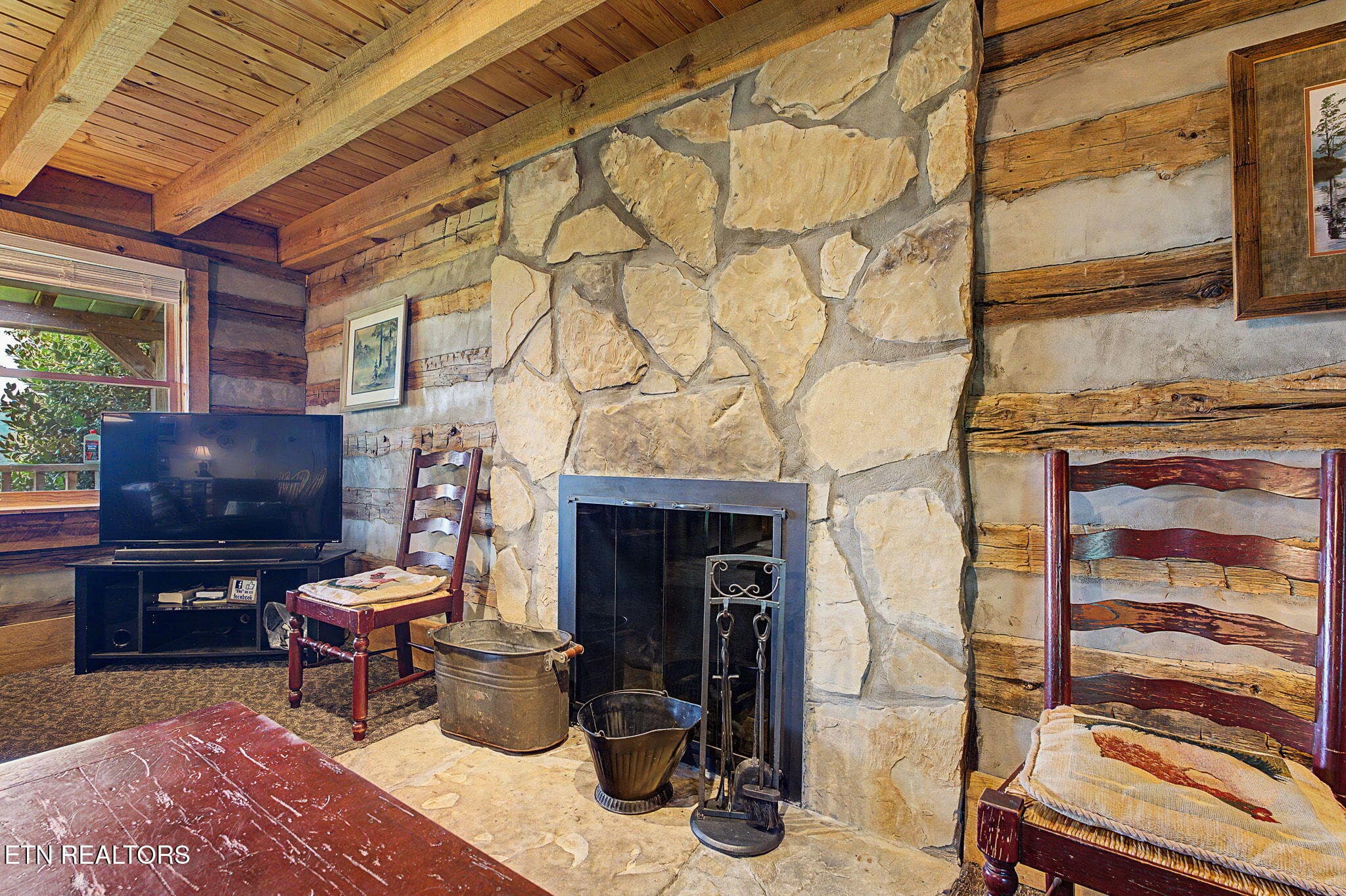 18-web-or-mls-760-fox-hollow-rd - 760 Fox Hollow Rd, Gatlinburg, TN 37738, Gatlinburg
