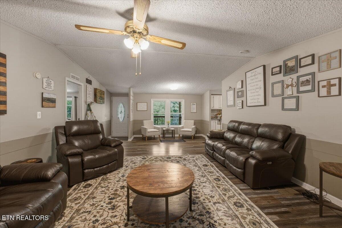 08-Living Room - 1814 Big Gully Rd, Maryville, TN 37801