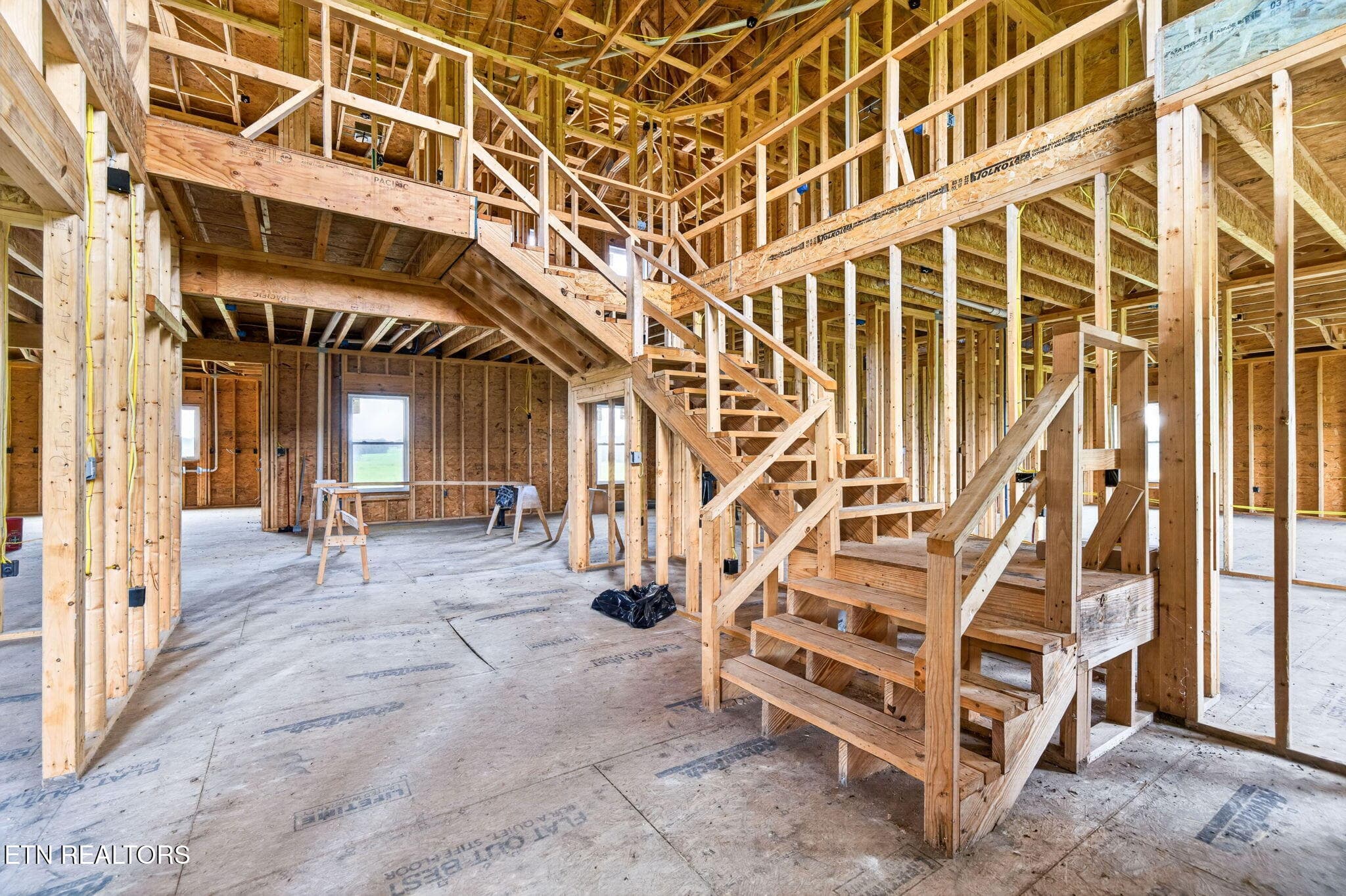 Foyer/Staircase - 9391 Highway 127N, Crossville, TN 38571, Crossville