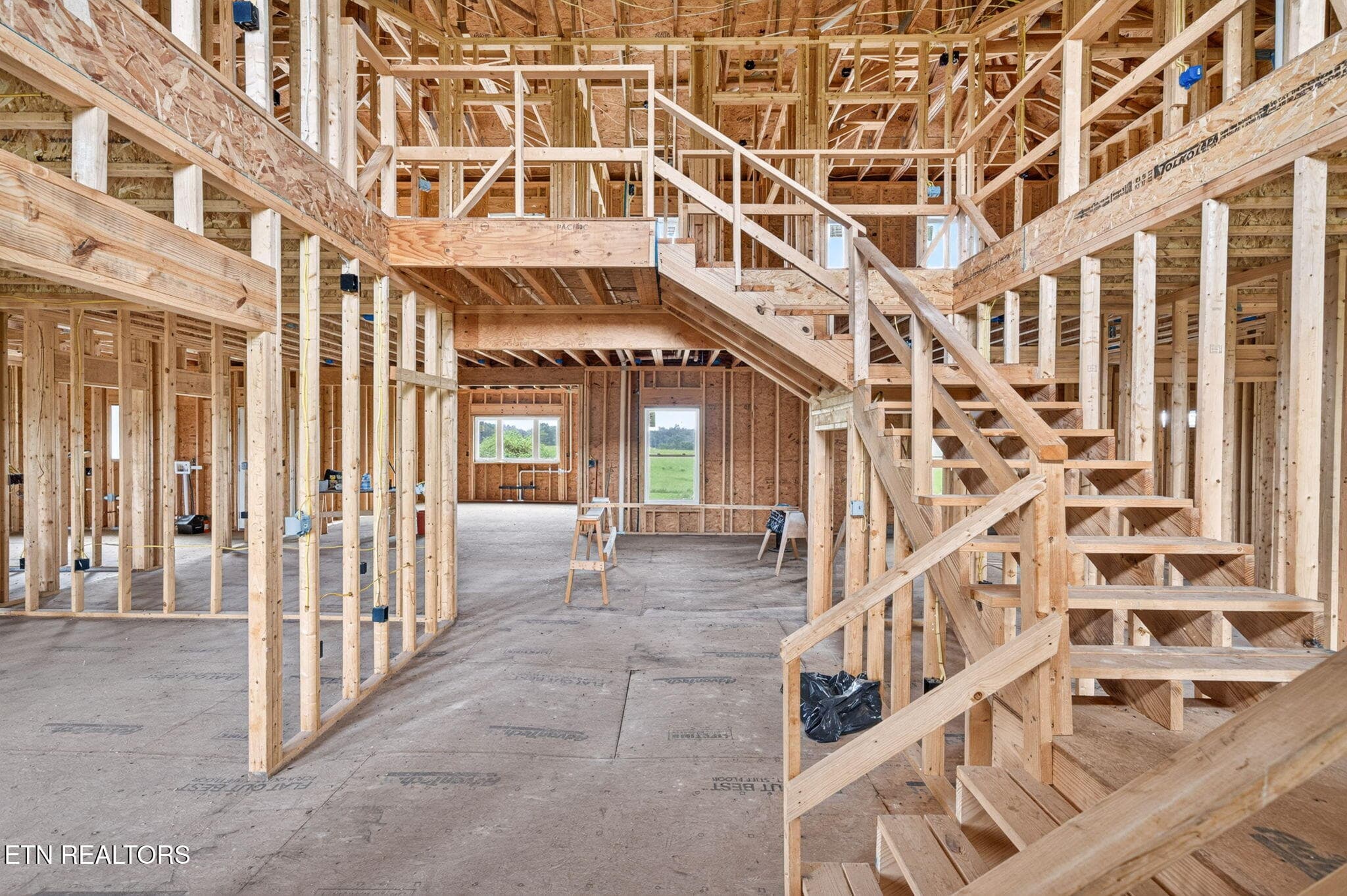 Foyer/Staircase - 9391 Highway 127N, Crossville, TN 38571, Crossville