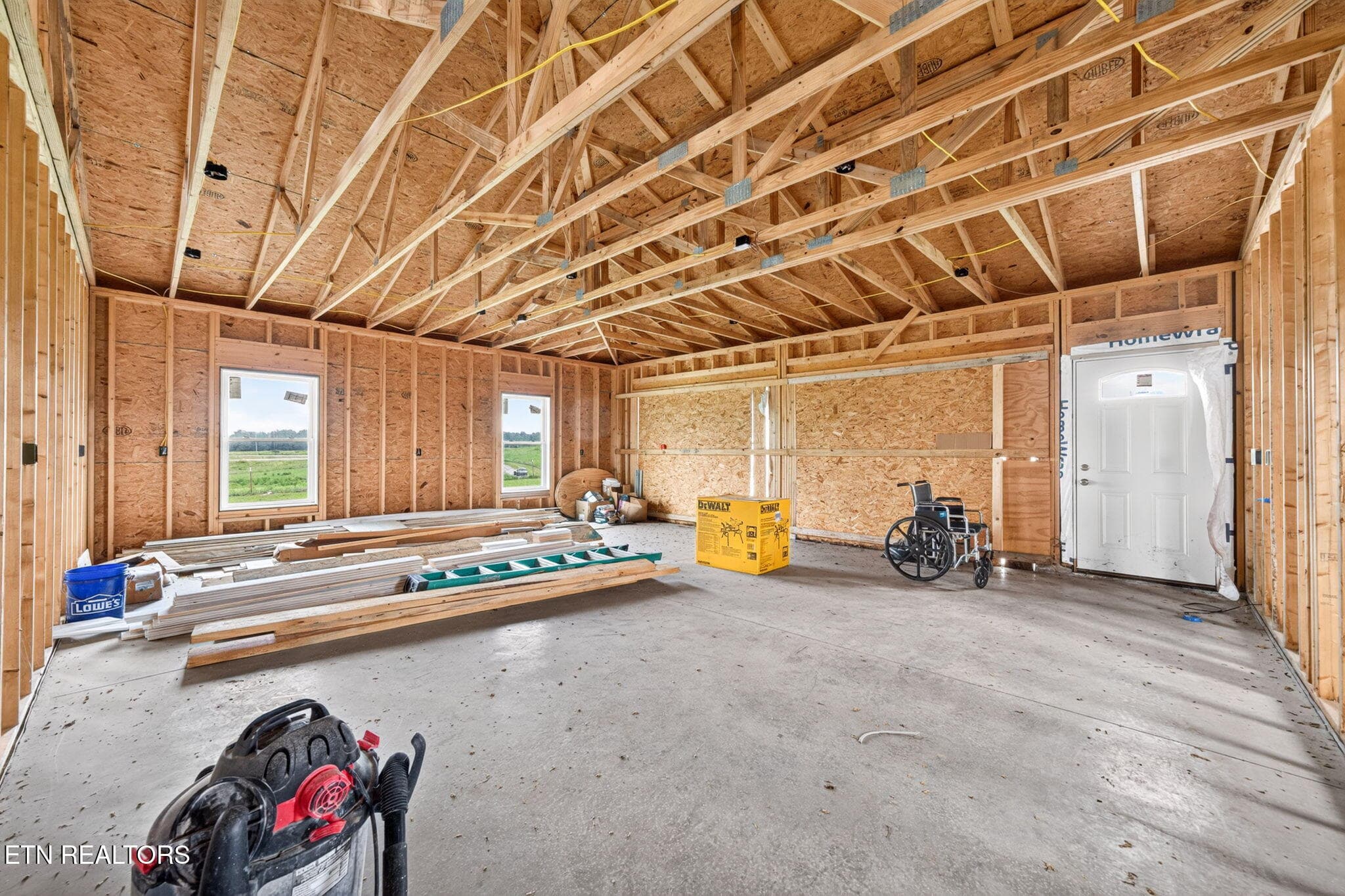 Garage - 9391 Highway 127N, Crossville, TN 38571, Crossville