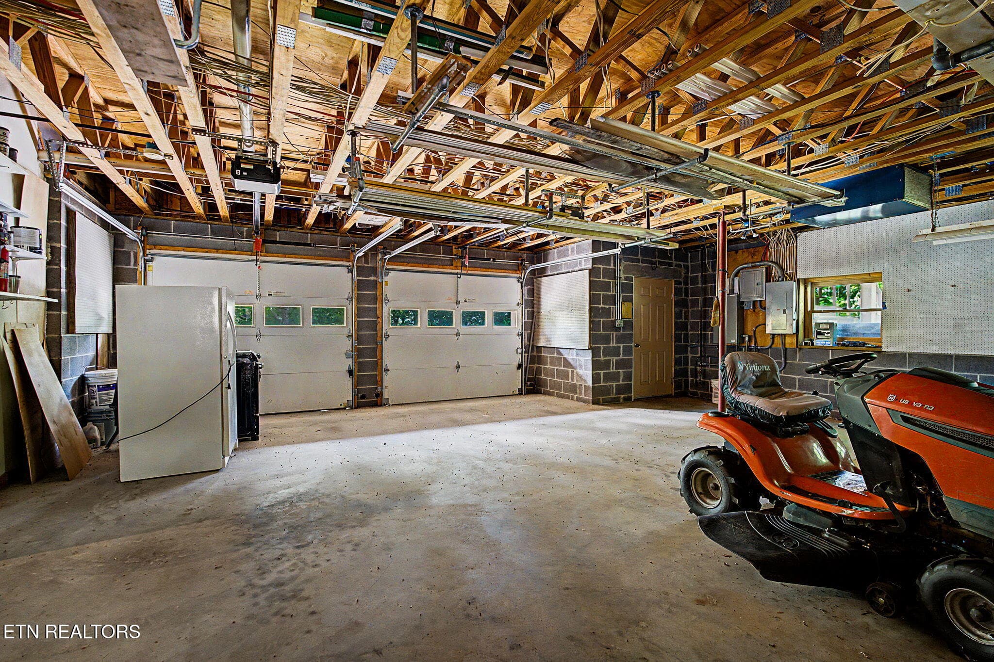 12-web-or-mls-1231-vardy-blackwater-rd - 1231 Vardy Blackwater Rd, Sneedville, TN 37869