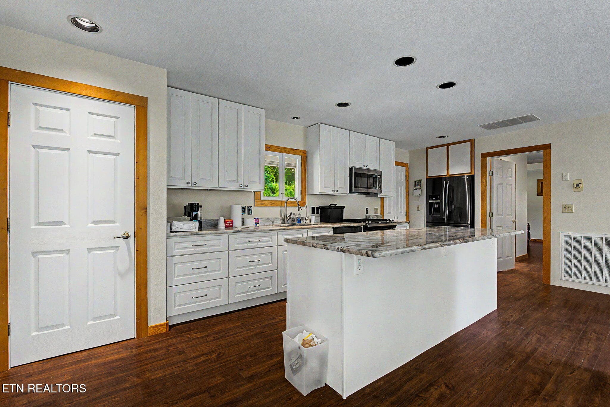 24-web-or-mls-1231-vardy-blackwater-rd - 1231 Vardy Blackwater Rd, Sneedville, TN 37869