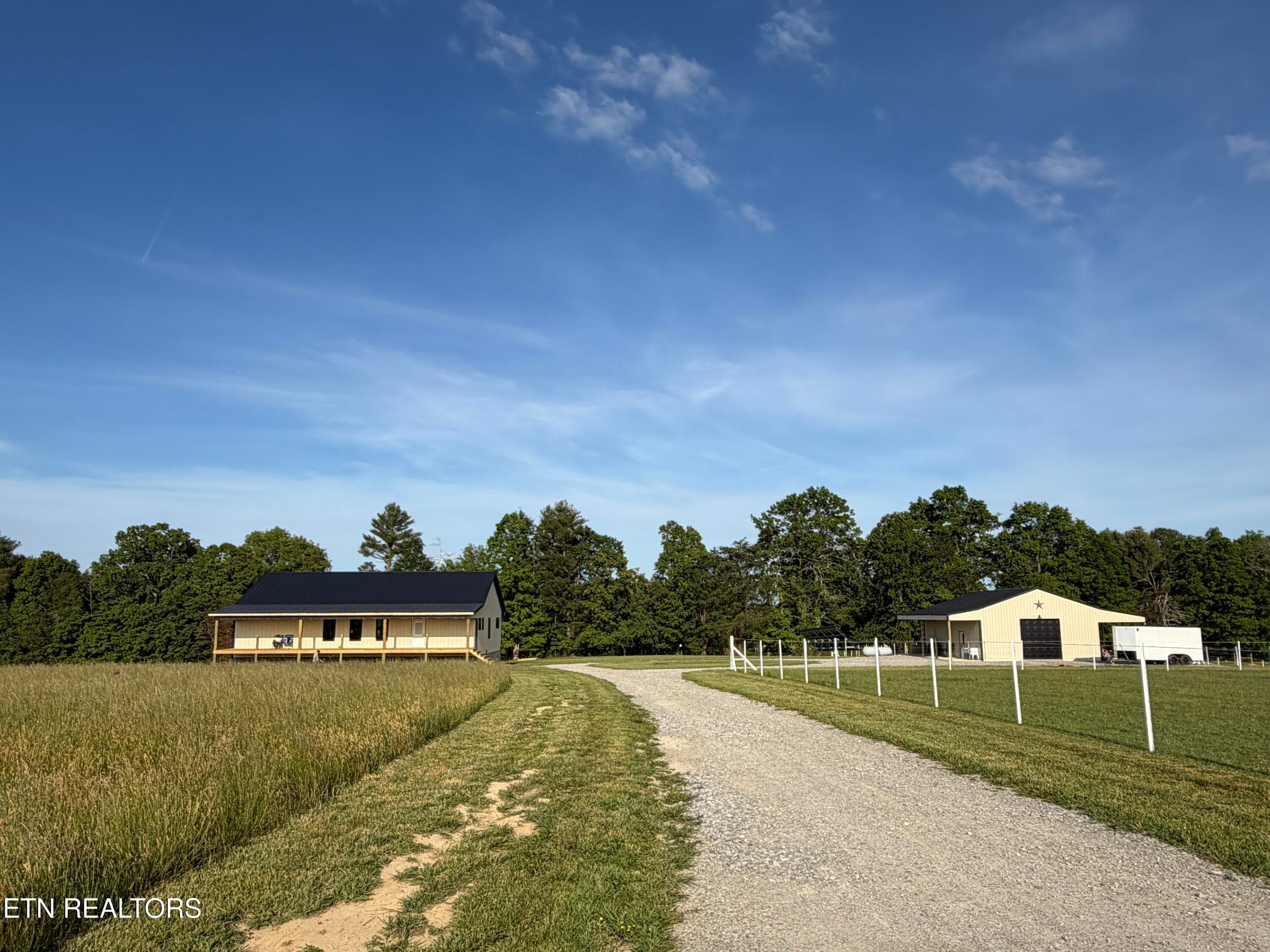 110 Don Conatser Rd, Allardt, TN 38504