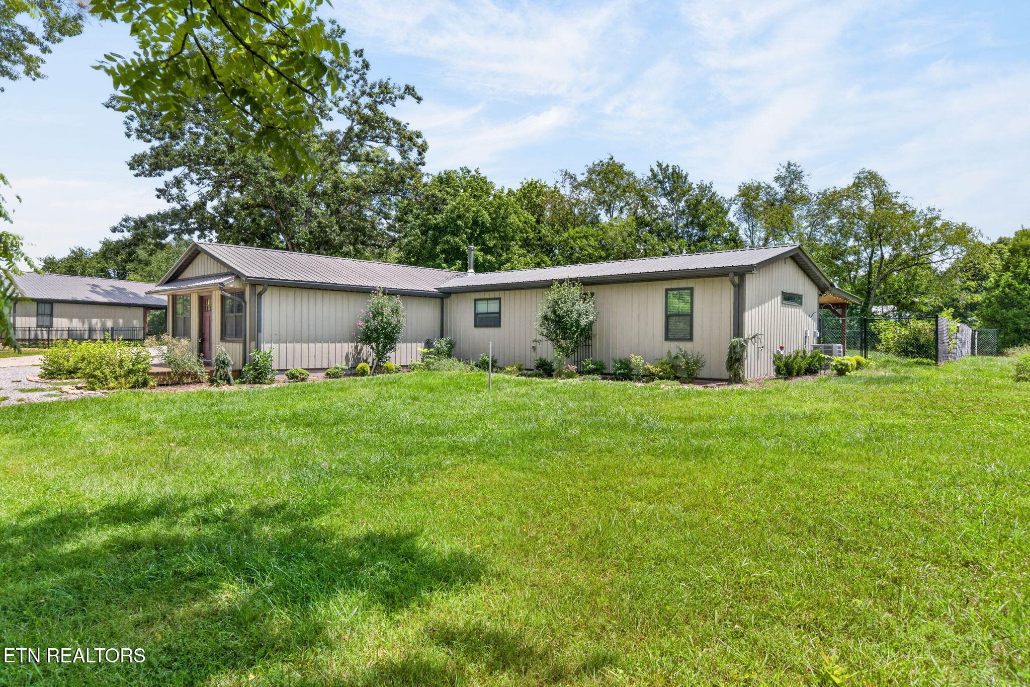 3-web-or-mls-2490 Chestnut Hill_014_TNPC - 2490 Chestnut Hill Rd, Crossville, TN 38571