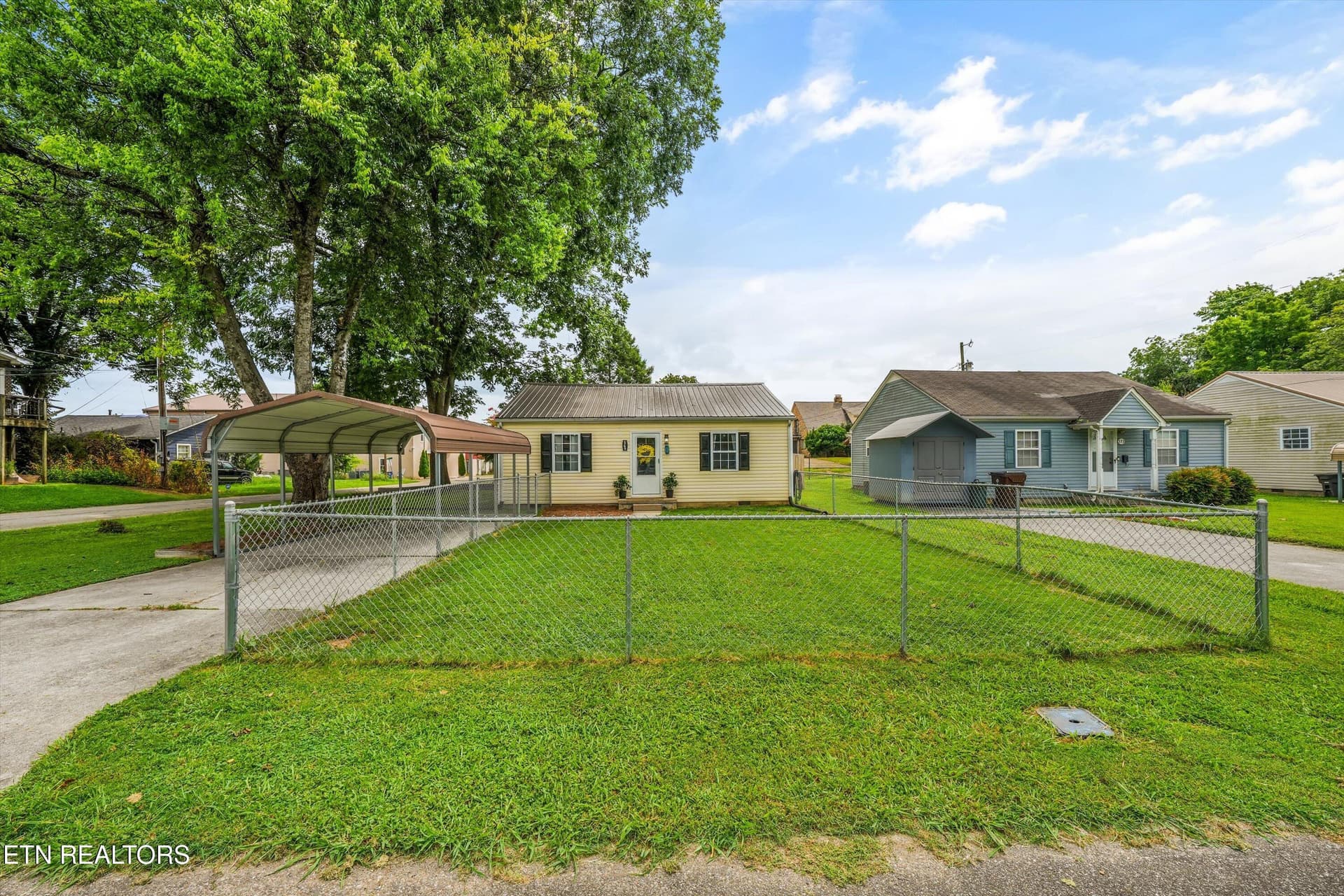 569 Monroe St - 569 Monroe St, Madisonville, TN 37354