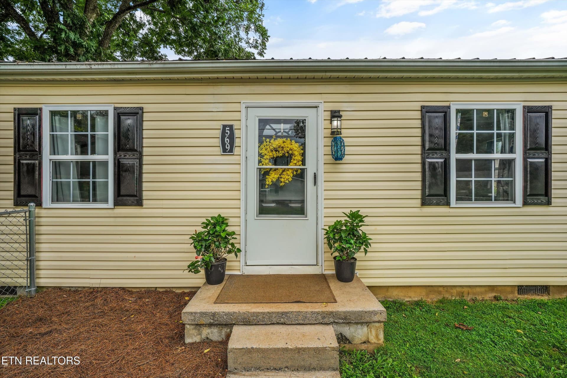 569 Monroe St - 569 Monroe St, Madisonville, TN 37354