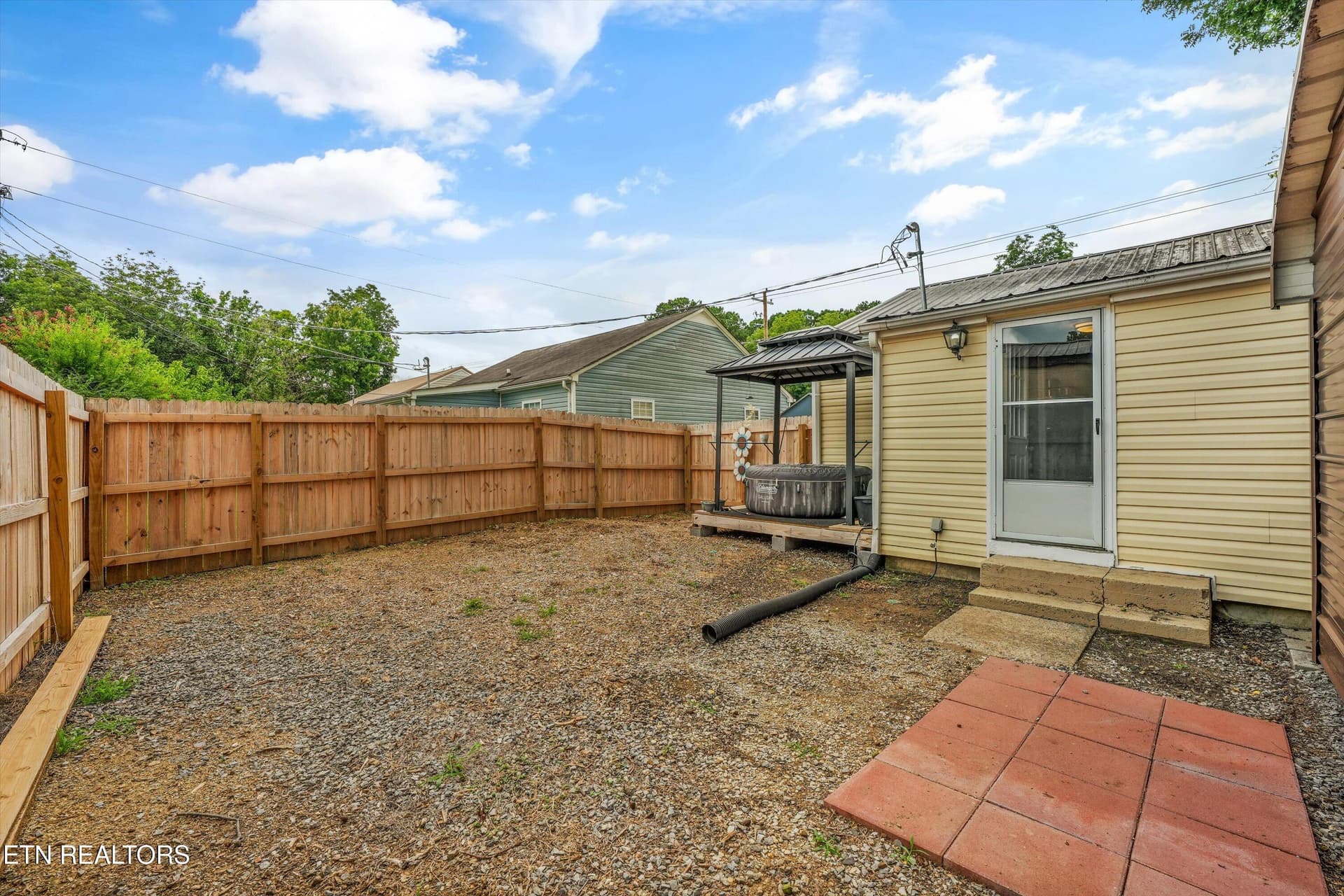 569 Monroe St - 569 Monroe St, Madisonville, TN 37354