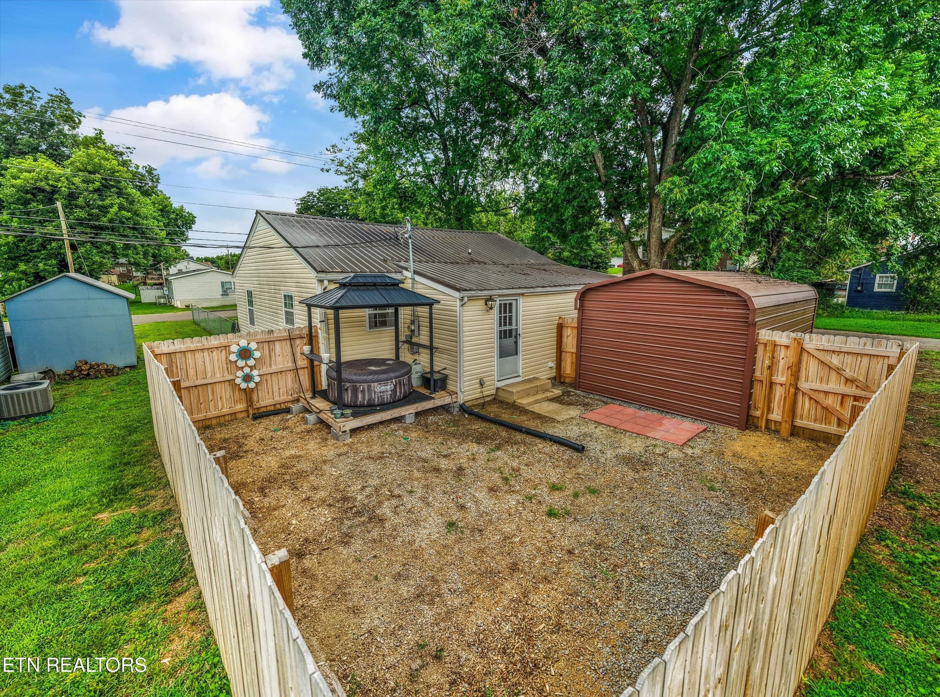 569 Monroe St - 569 Monroe St, Madisonville, TN 37354