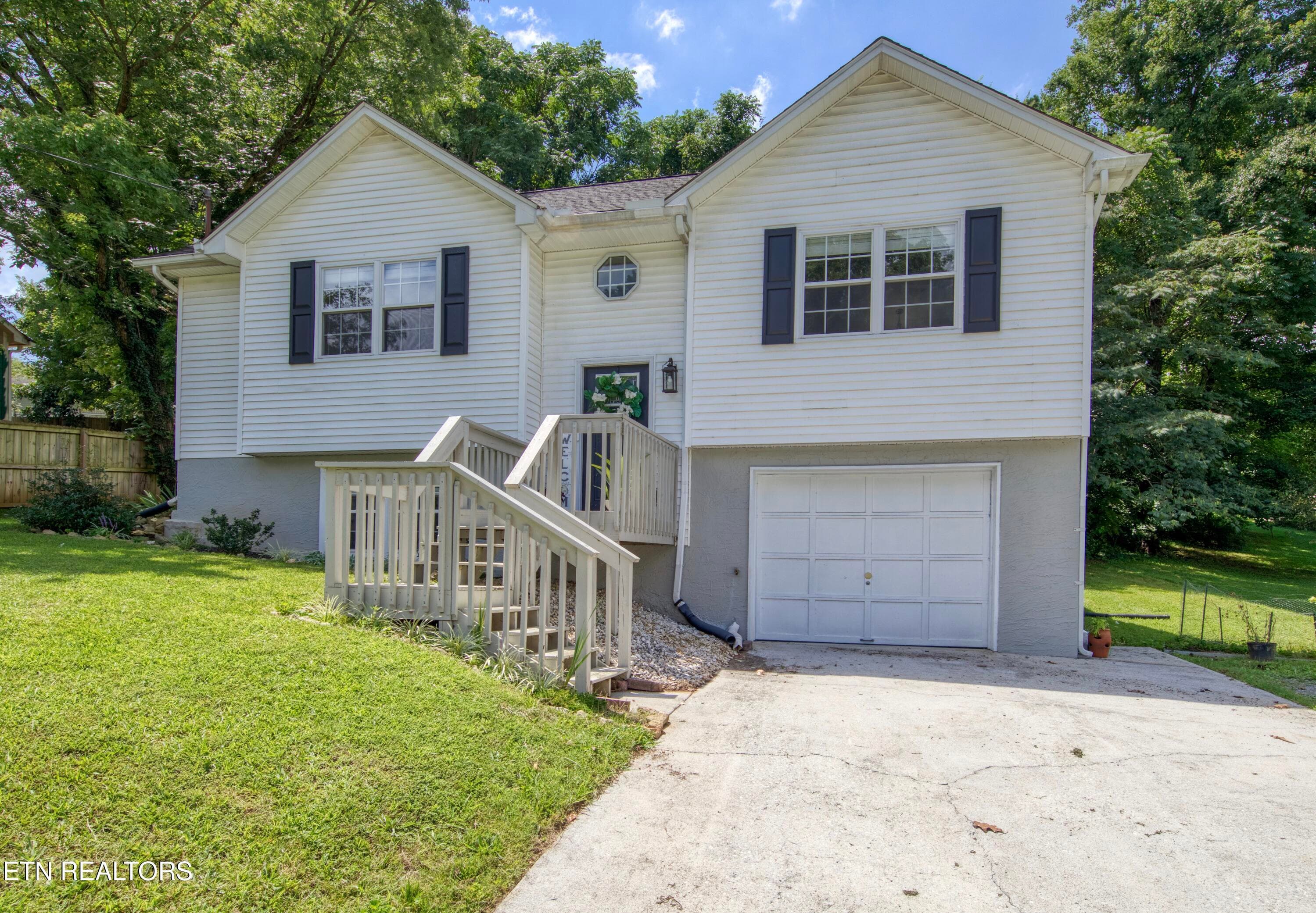 IMG_1512 - 3913 Abercorn Rd, Knoxville, TN 37921
