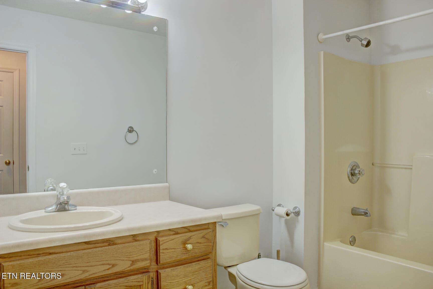 Guest Bath - 1023 Stokley Court, Dandridge, TN 37725