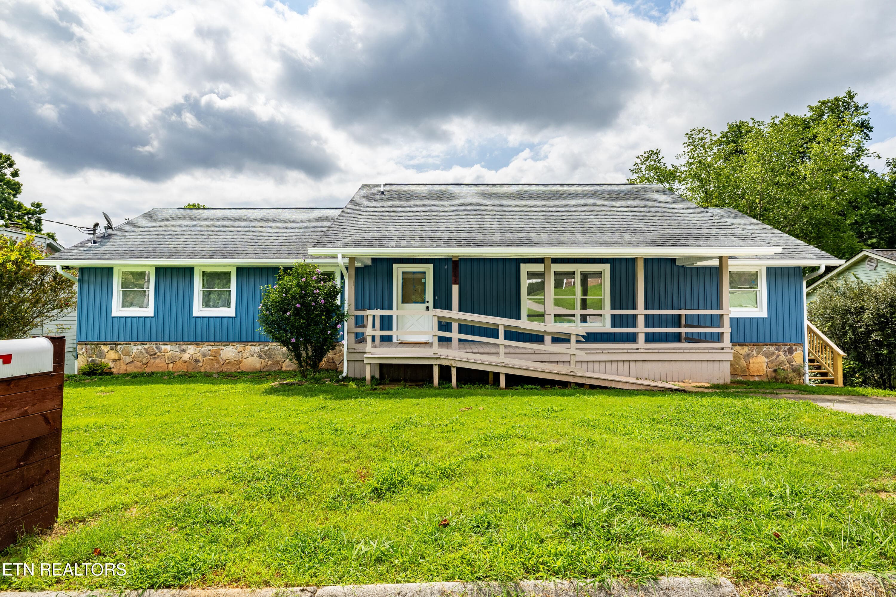 5848 Solar Drive, Knoxville, TN 37921