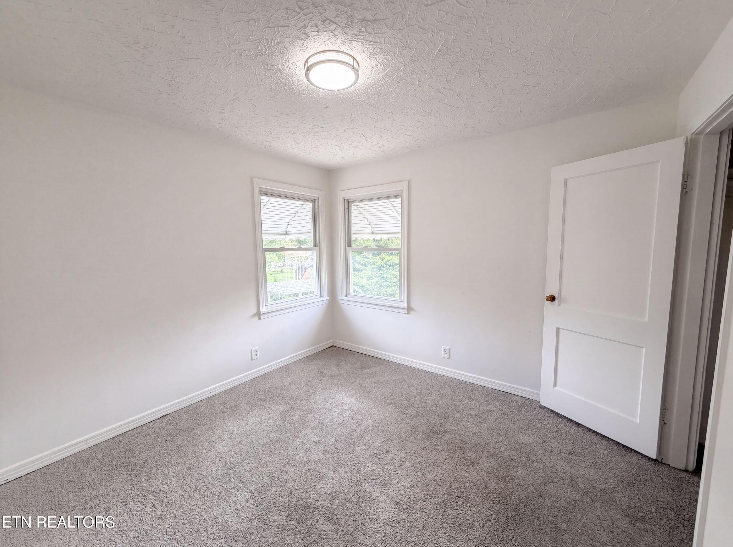 listing_12 - 612 Victor Drive, Knoxville, TN 37912, Knoxville