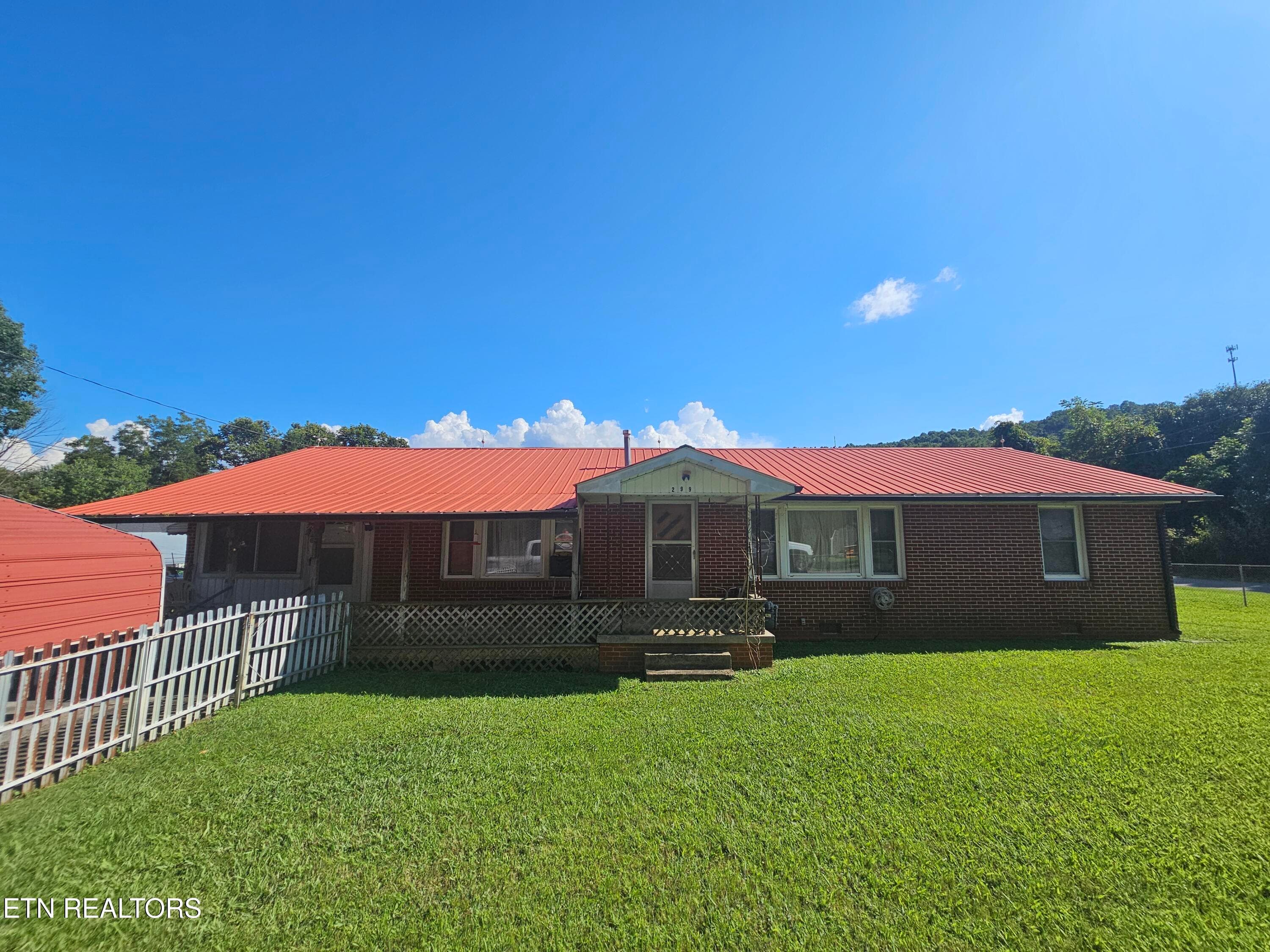 299 Mountain St, Doyle, TN 38559